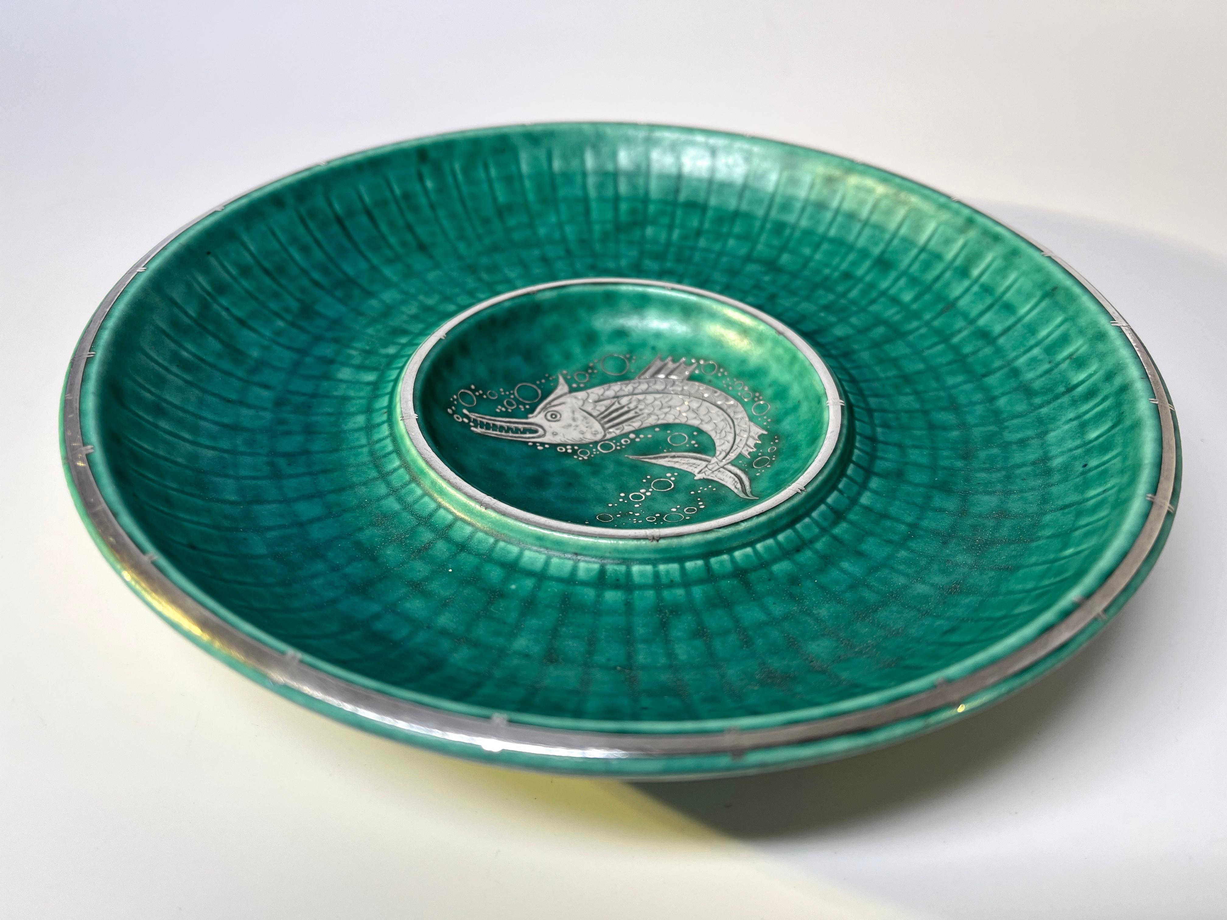 20ième siècle Plat  piscine en grs incis Wilhelm Kage, Argenta Gustavsberg, vers 1940 en vente