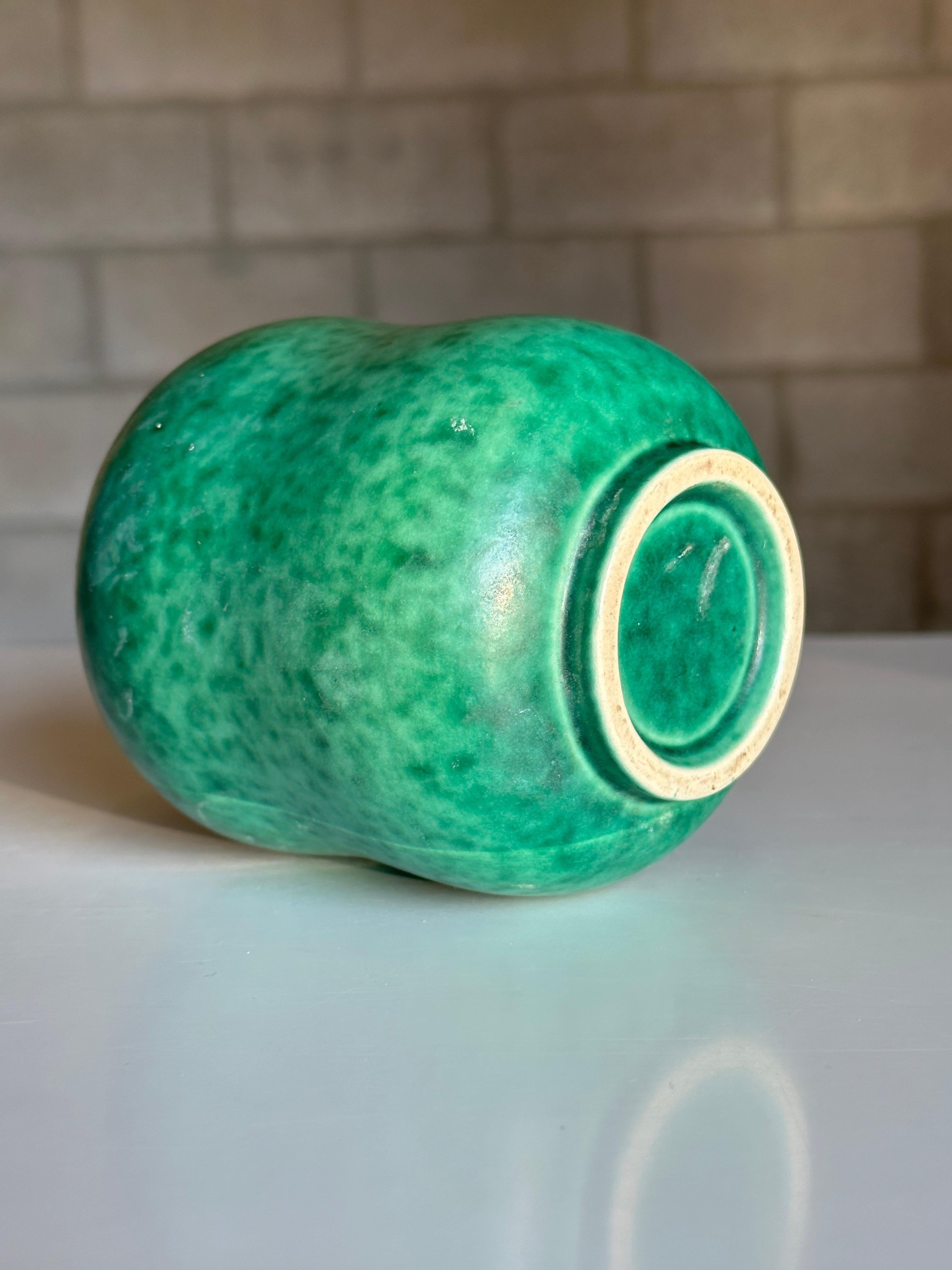 Milieu du XXe siècle Wilhelm Kåge pour Gustavsberg Vase en forme de gourde en argenta en vente