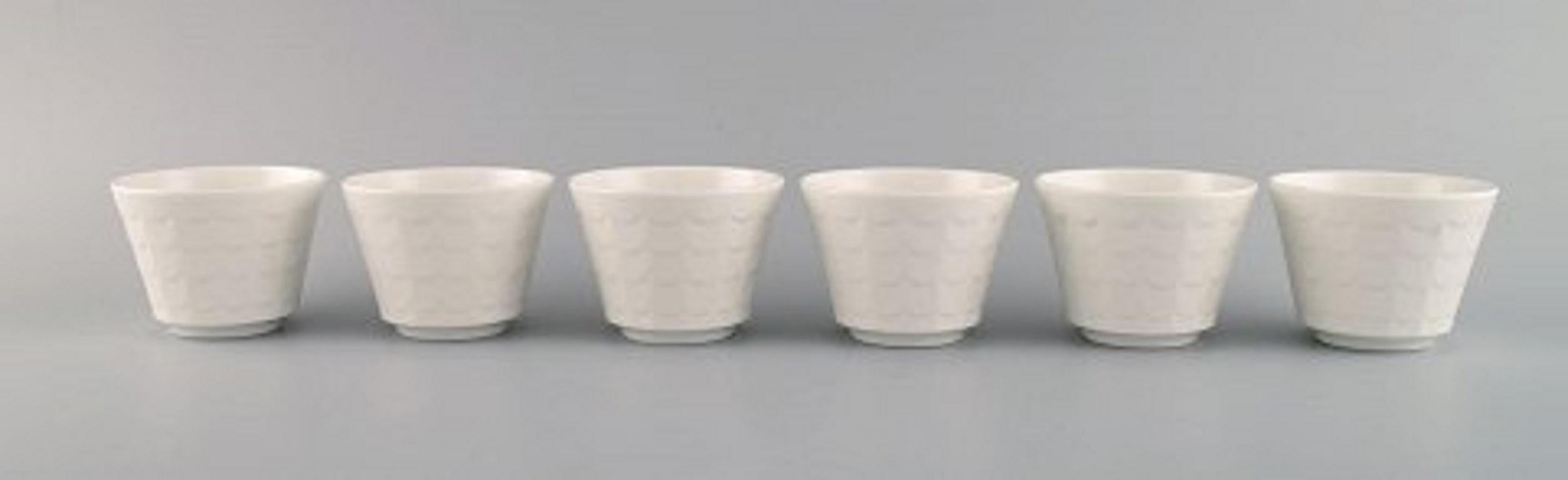 Wilhelm Kåge for Gustavsberg. Six flower pot covers in porcelain. Swedish design, 1960s.
Measures: 8 x 6 cm.
In excellent condition.
Stamped.