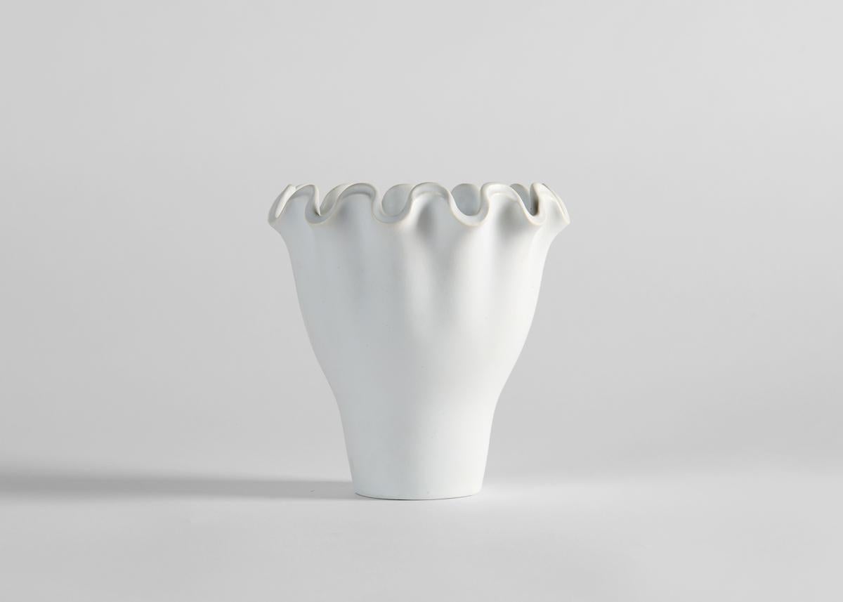 Wilhelm Kåge para Gustavsberg, Serie Våga, Jarrón blanco mediano, Suecia c. 1940 Glaseado en venta