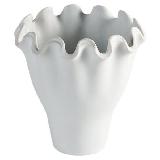 Wilhelm Kåge per Gustavsberg, Serie Våga, Vaso medio bianco, Svezia, c.C. 1940