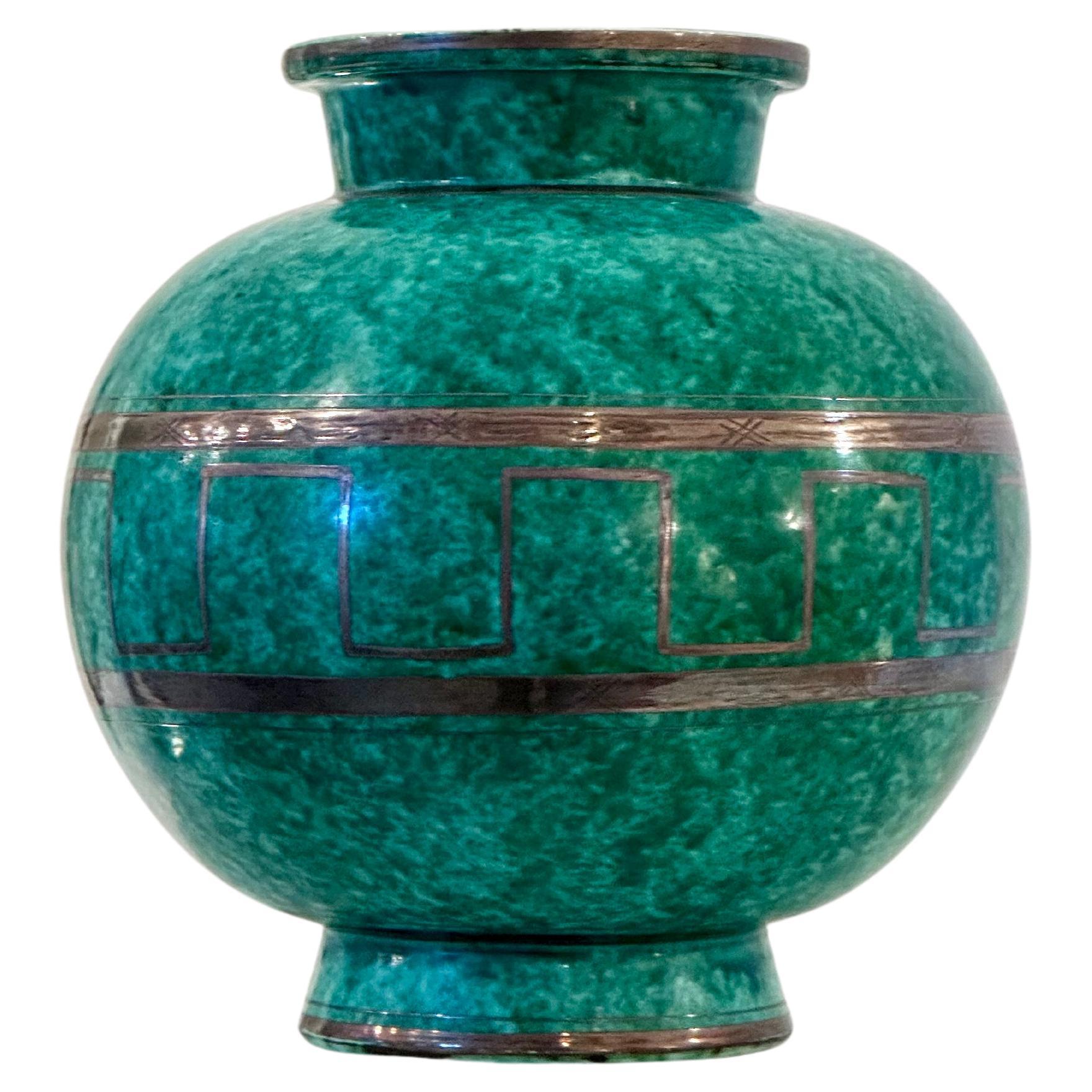 Wilhelm Kåge pour Gustavsberg, Vase "Argenta". Vase avec décor géométrique, Suède