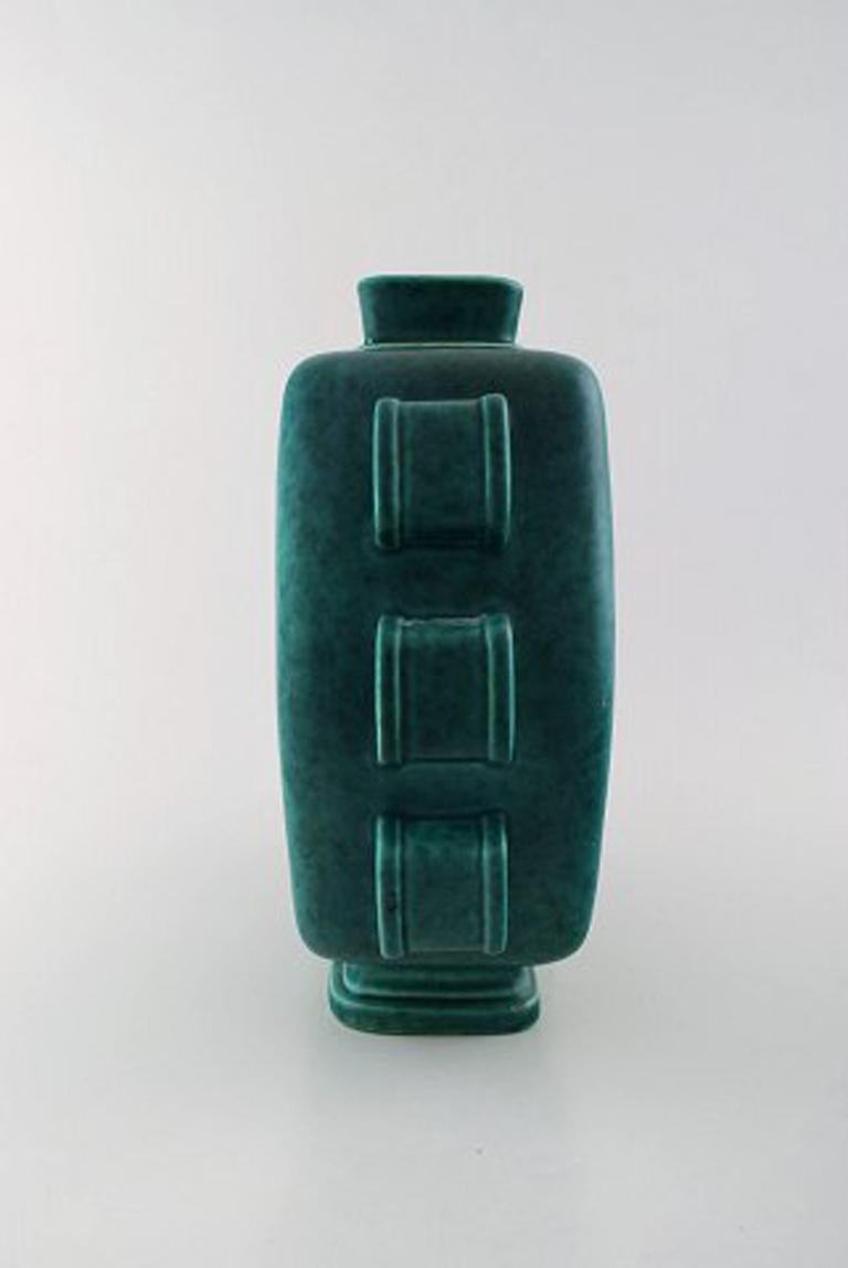 Wilhelm Kåge, Gustavsberg, large Argenta Art Deco ceramic vase.
Sweden 1940s.
Measures 26.5 x 26.5 cm.
In perfect condition.