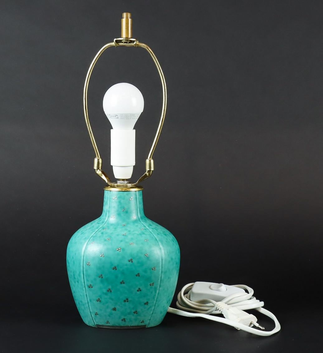 Suédois Lampe de table Wilhelm Kage argenta par Gustavsberg Suède 1950 Signée en vente