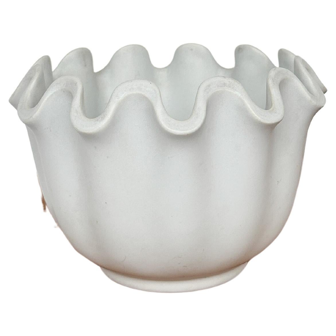 Wilhelm Kage Vaga Wave Bowl Gustavsberg Sweden 1940s Stoneware White Glaze For Sale