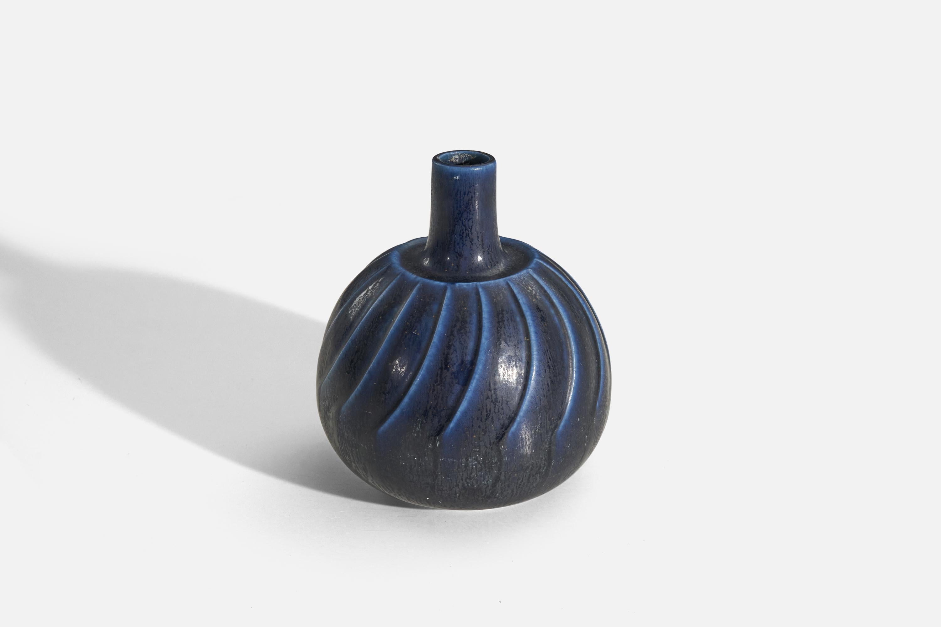 Mid-Century Modern Wilhelm Kåge, Vase, Blue-Glazed Stoneware, Gustavsberg, Sweden, 1960s For Sale