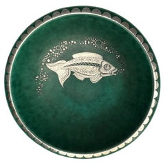 Bol Wilhelm Kage en céramique avec incrustation de poissons en argent pour Gustavsberg Argenta