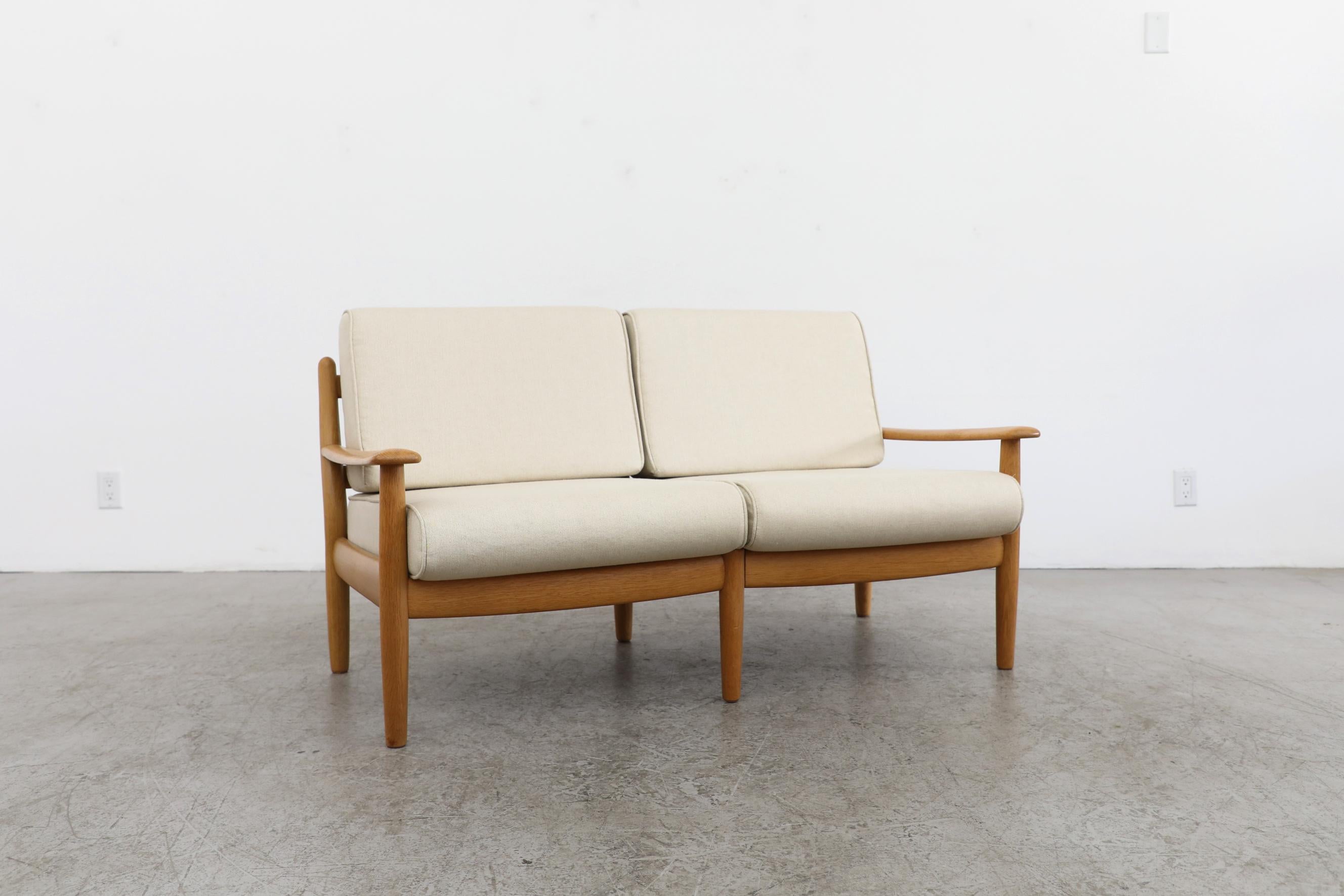 Mid-20th Century Wilhelm Knoll Oak Loveseat with Rounded Edges & Cream Cushions, Germany, 1960's For Sale