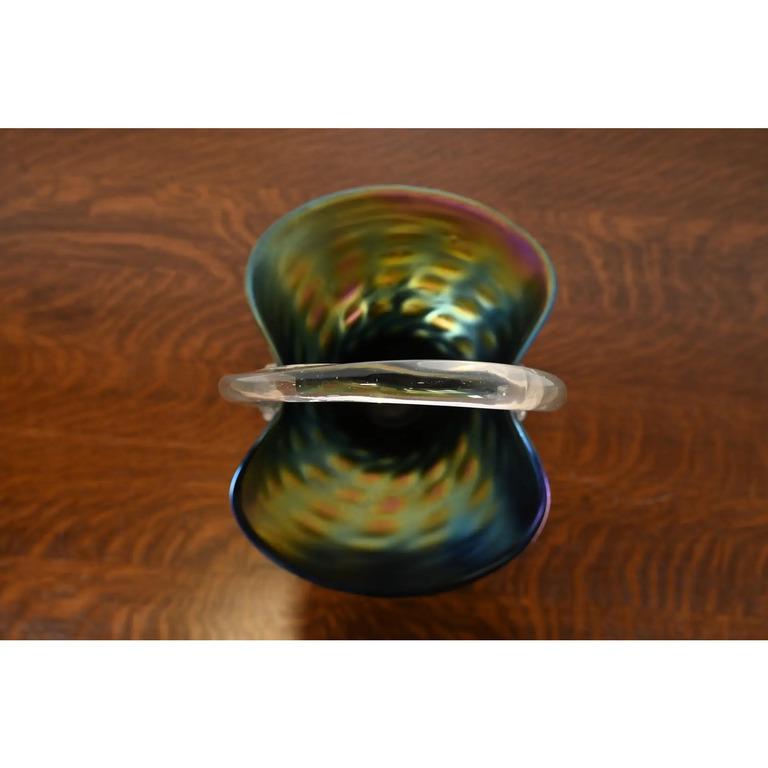 Cesta o jarrón grande de vidrio artístico iridiscente Wilhelm Kralik Sohn Art Nouveau Vidrio artístico en venta