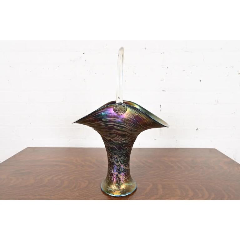 Cesta o jarrón grande de vidrio artístico iridiscente Wilhelm Kralik Sohn Art Nouveau en venta 3