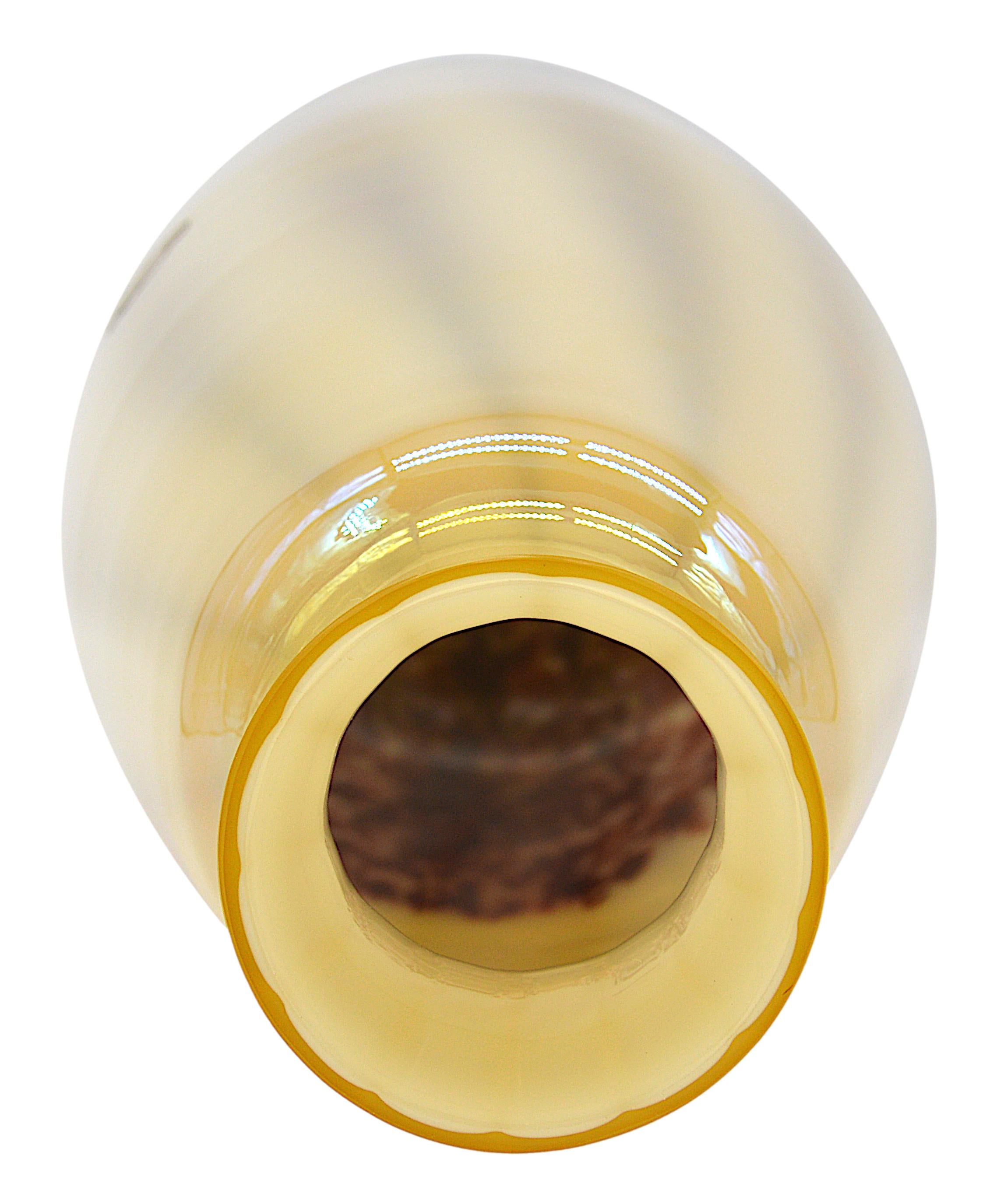Inizio XX secolo Vaso grande in vetro artistico Wilhelm Kralik Sohn, 1920 in vendita