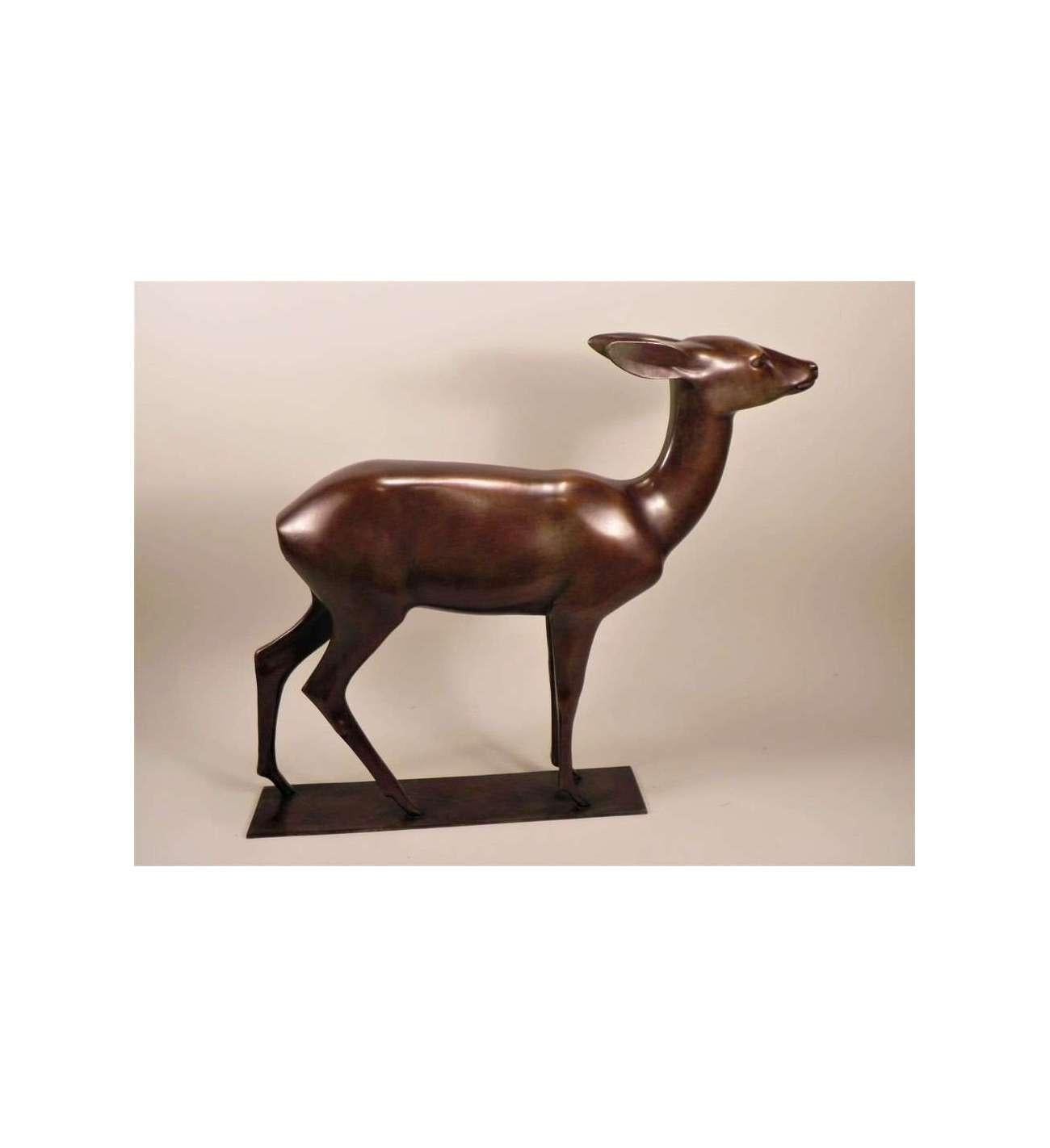 Wilhelm Krieger (1877-1945), scultura di cervo in bronzo del 1920 circa in vendita 1