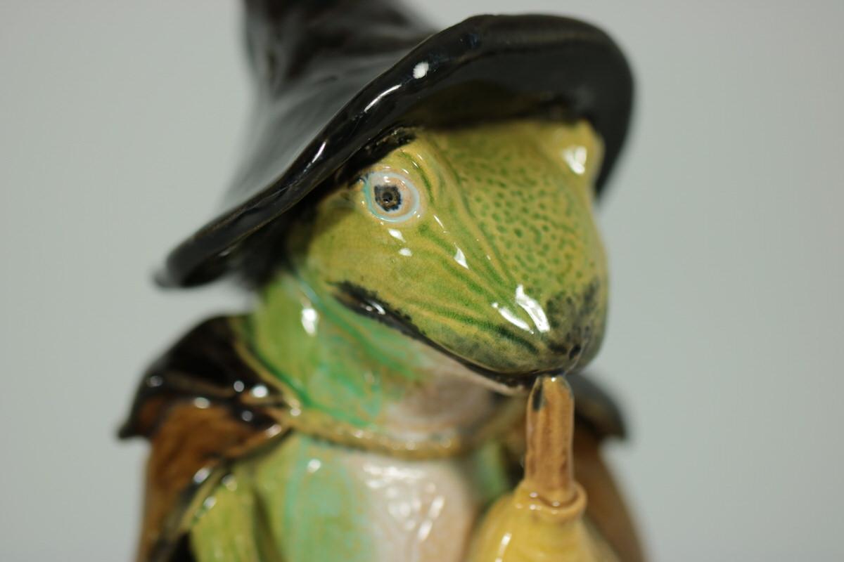 Wilhelm Schiller Majolica Frog Playing Bagpipes Figure In Good Condition In Chelmsford, Essex