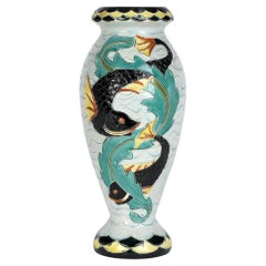 Wilhelm Schiller & Sohn Große Majolika-Kunstkeramik-Vase mit Fisch