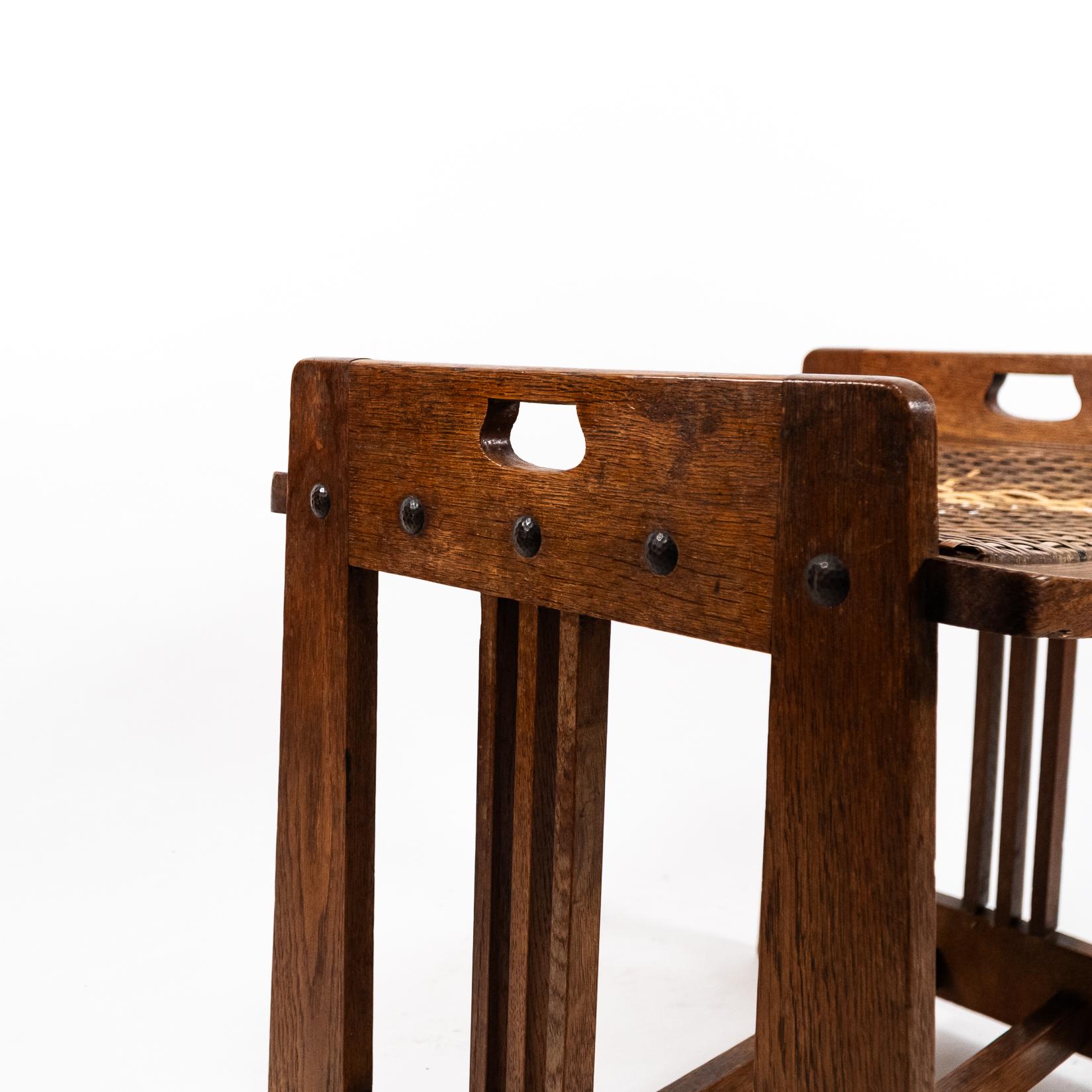 Wilhelm Schmidt & von Prag-Rudniker. Arts & Crafts Oak Klavierhocker im Angebot 2