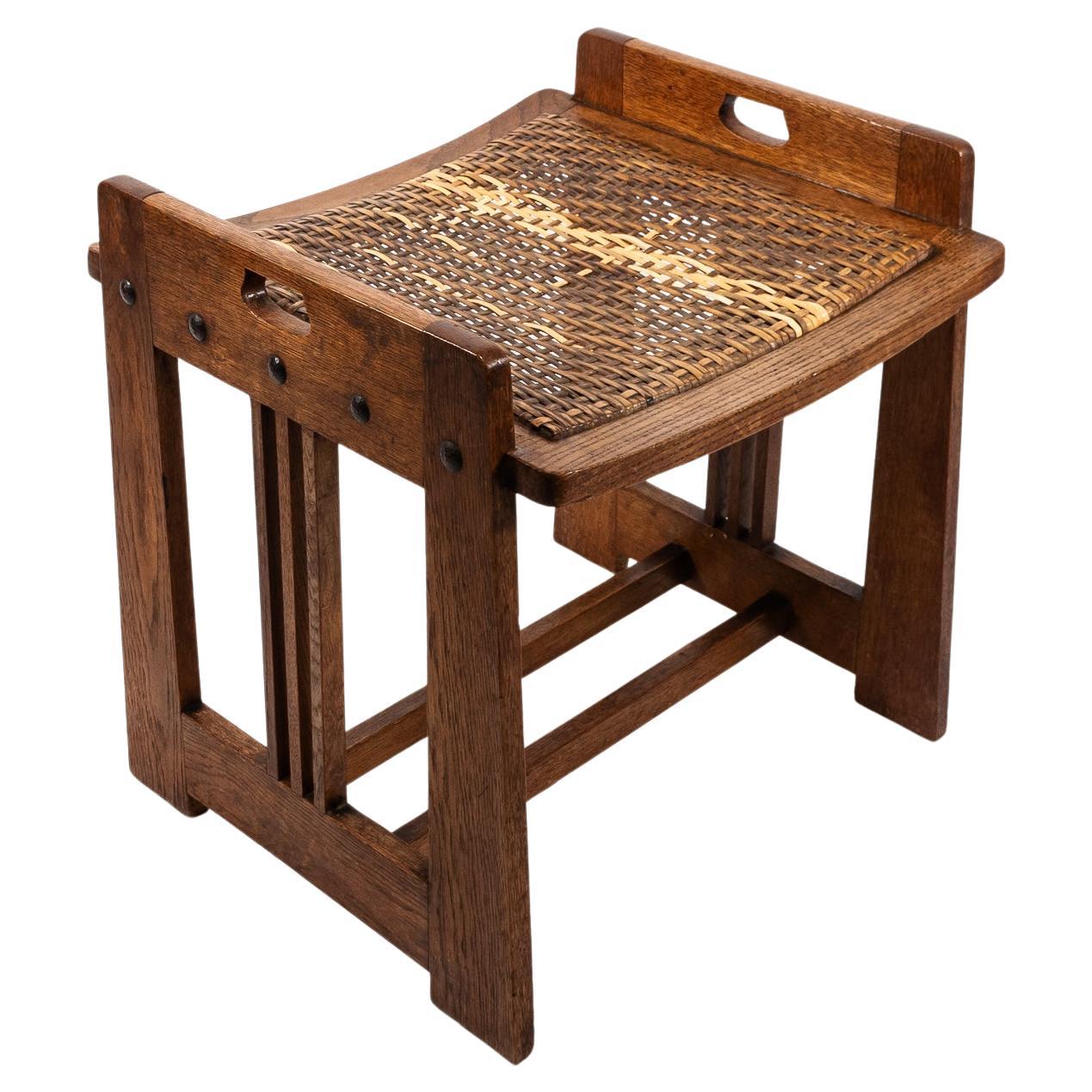 Wilhelm Schmidt & von Prag-Rudniker. Arts & Crafts Oak Klavierhocker im Angebot