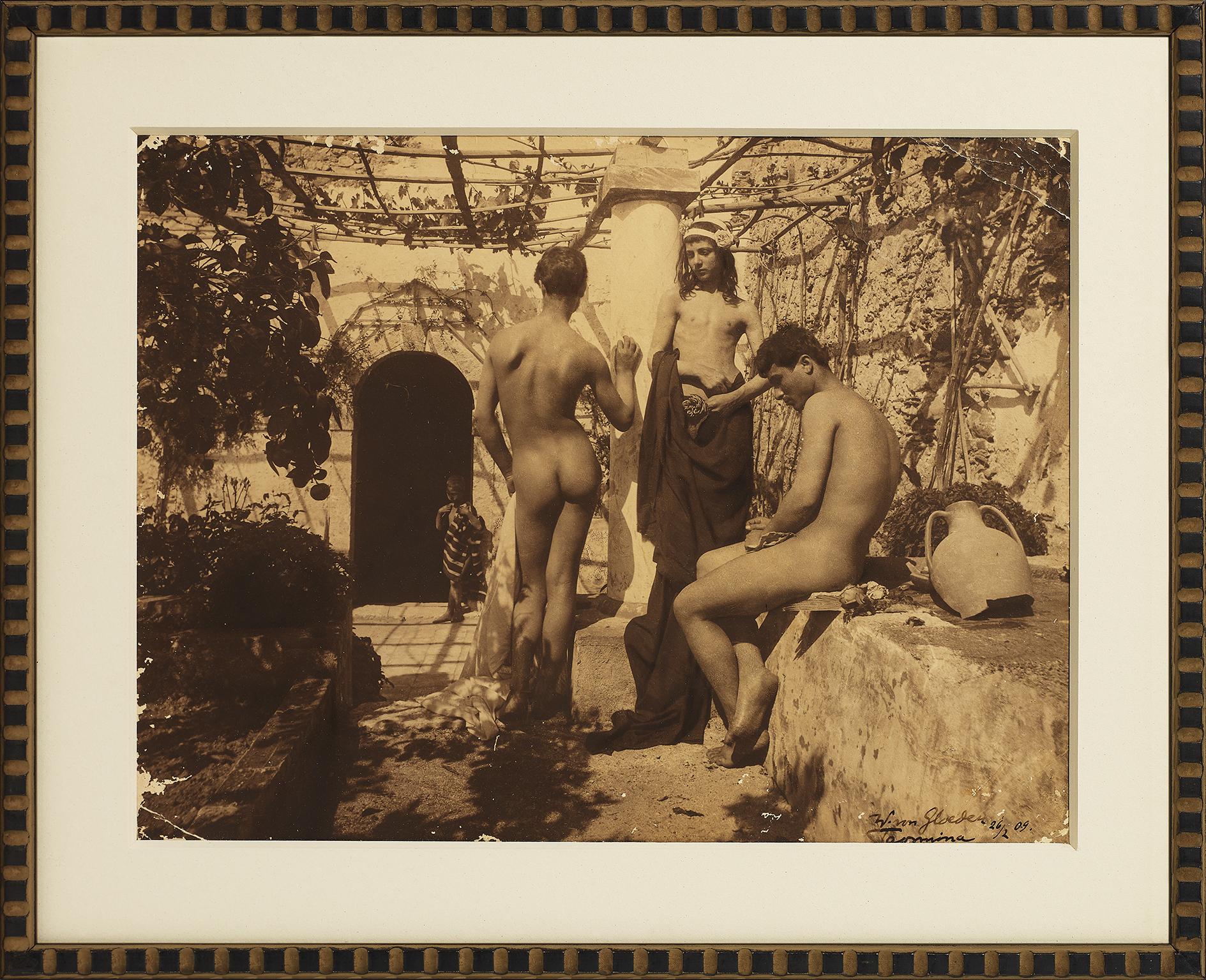 Nude Print di Wilhelm VON GLOEDEN - Trois jeunes Homme . " Nudo maschile "