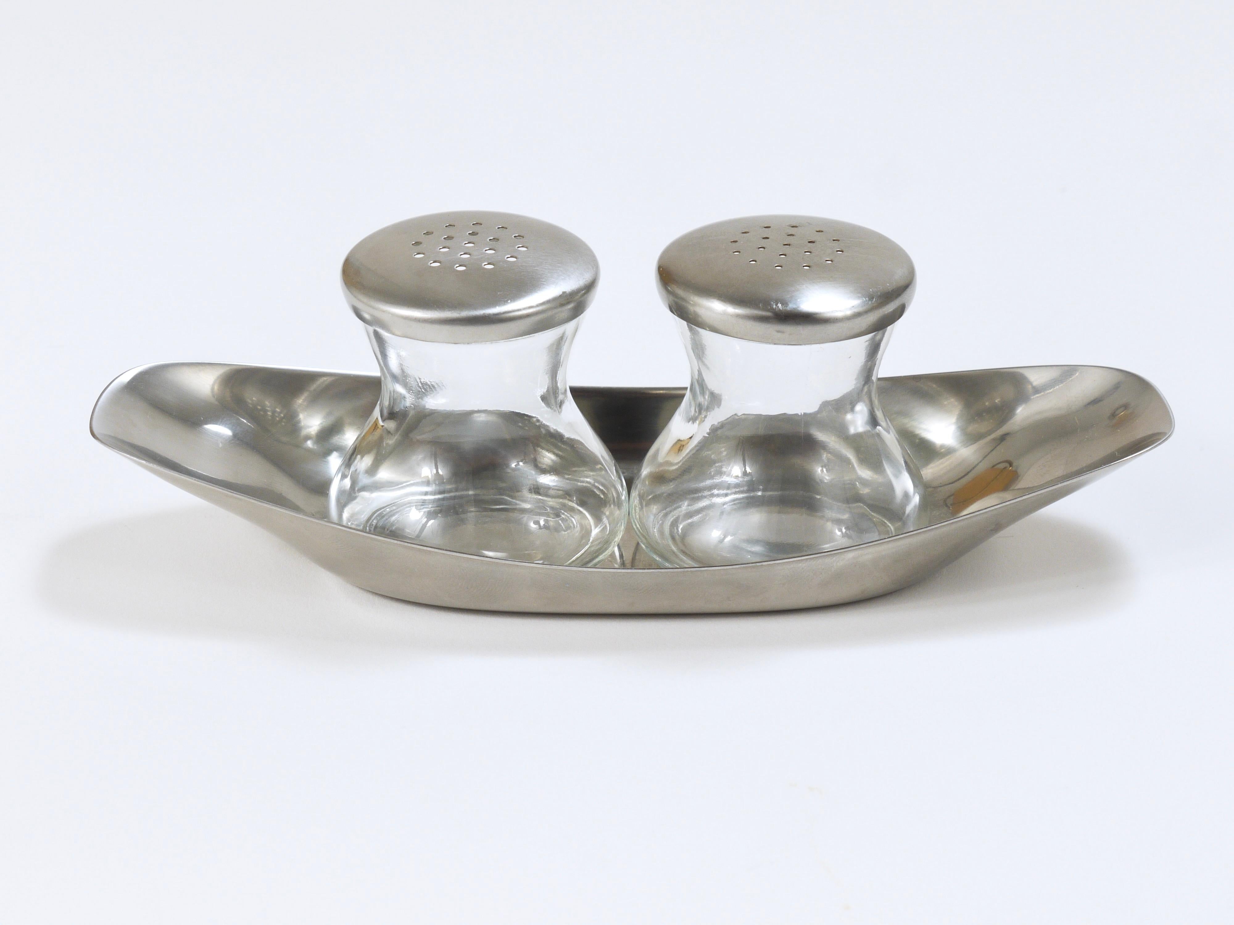 Wilhelm Wagenfeld, Max & Moritz, Shakers gemelli per sale e pepe, WMF, 1950s in vendita 7