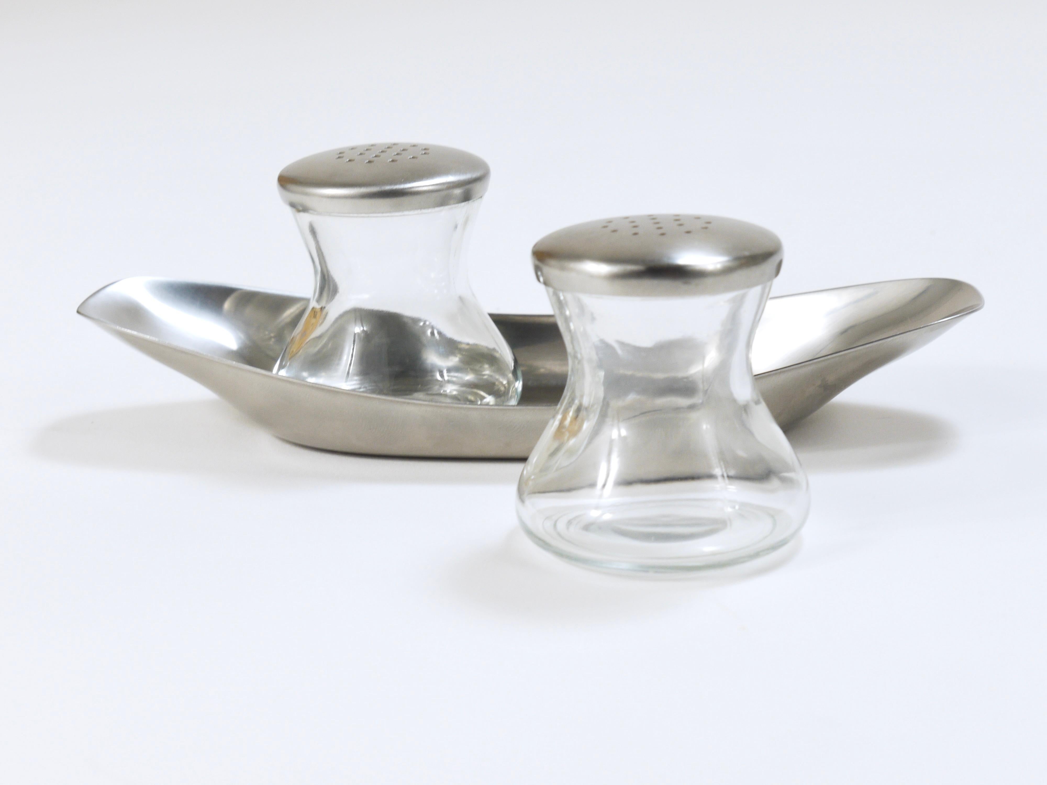 Wilhelm Wagenfeld, Max & Moritz, Shakers gemelli per sale e pepe, WMF, 1950s in vendita 8