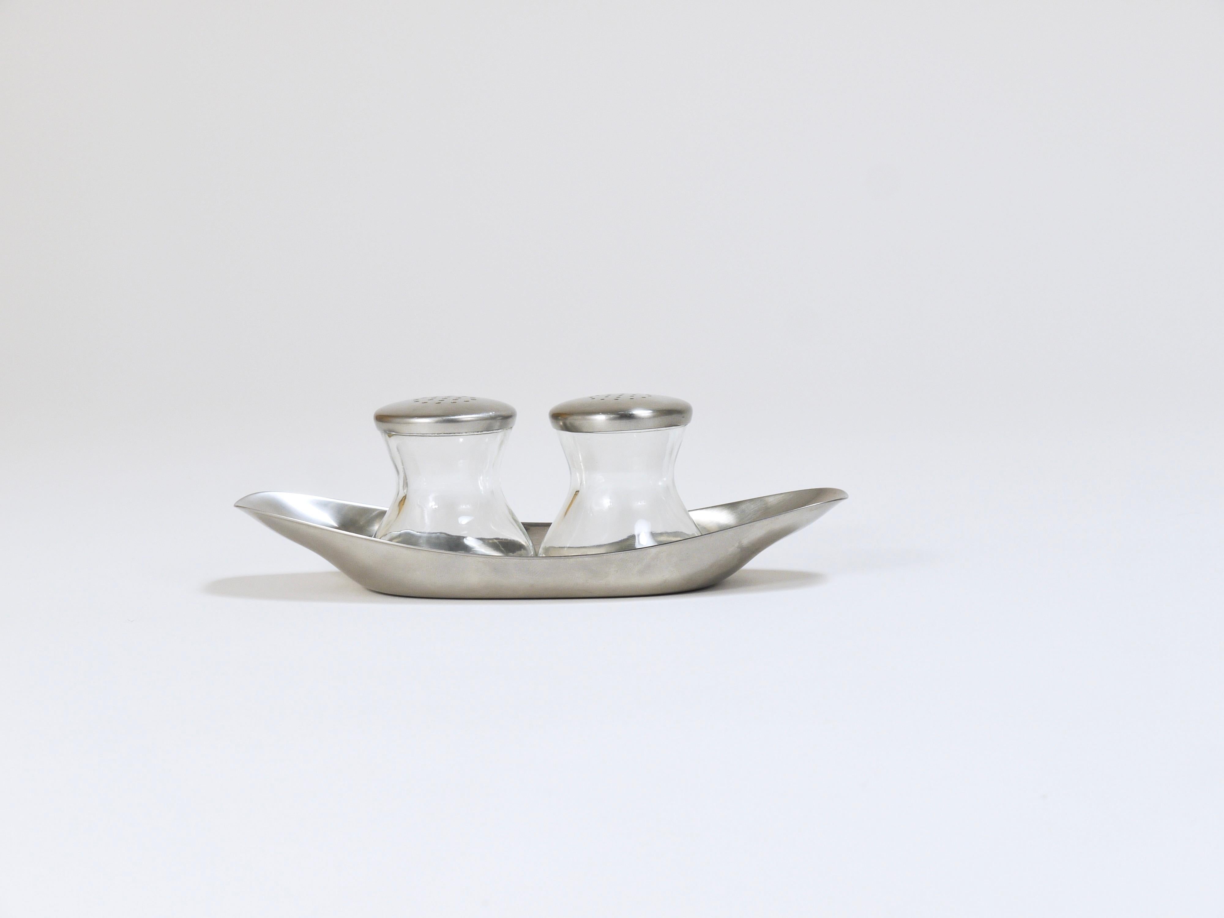 Wilhelm Wagenfeld, Max & Moritz, Shakers gemelli per sale e pepe, WMF, 1950s in vendita 9
