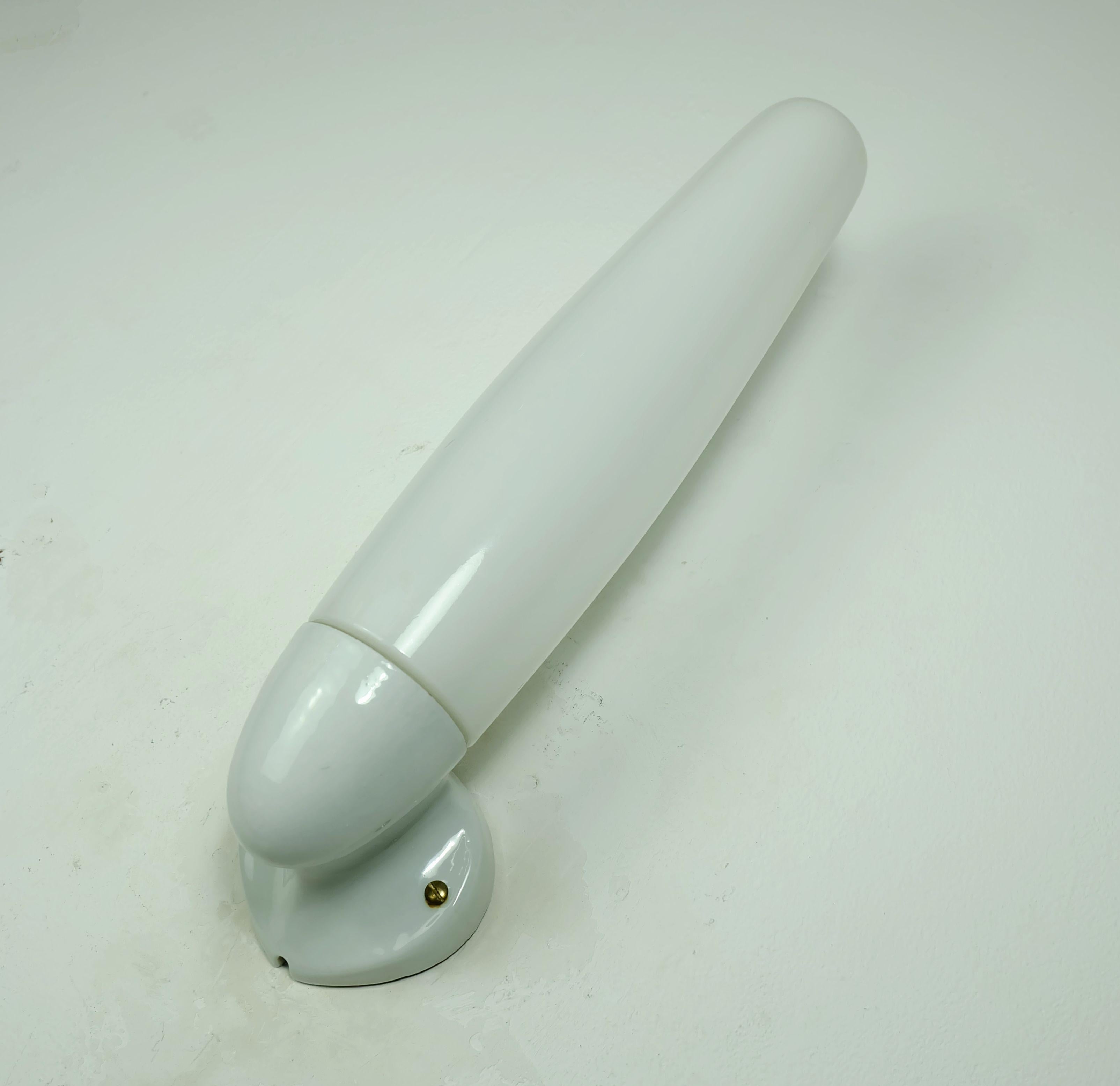 wilhelm wagenfeld SCONCE ceramic and opaline glass 1955 bathroom lamp In Good Condition For Sale In Mannheim, DE
