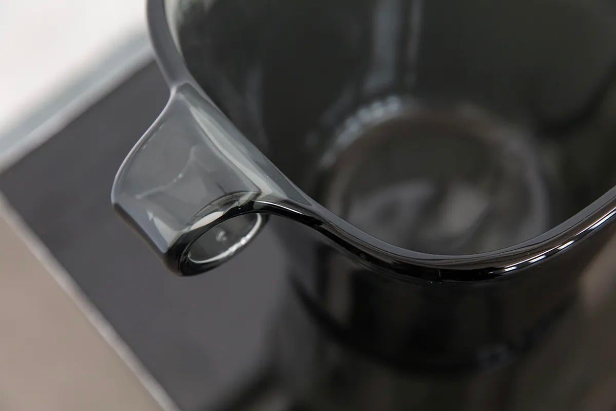 Wilhelm Wagenfeld Rauchglas-Weinkühler für Lausitzer Glaswerke (Mitte des 20. Jahrhunderts) im Angebot