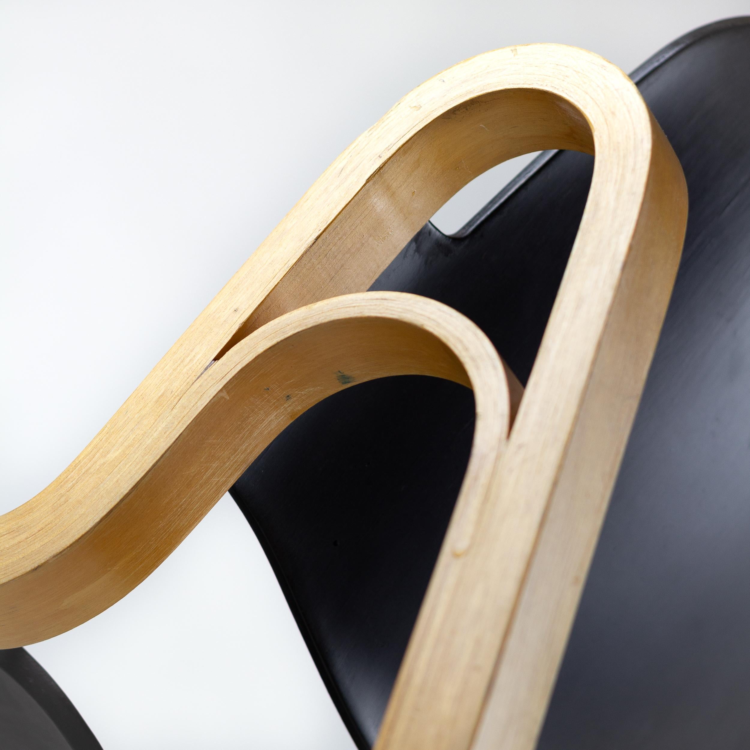 Chaise Wilhelmina 32 d'Ilmari Tapiovaara:: Laukkanpuu:: années 1960 11