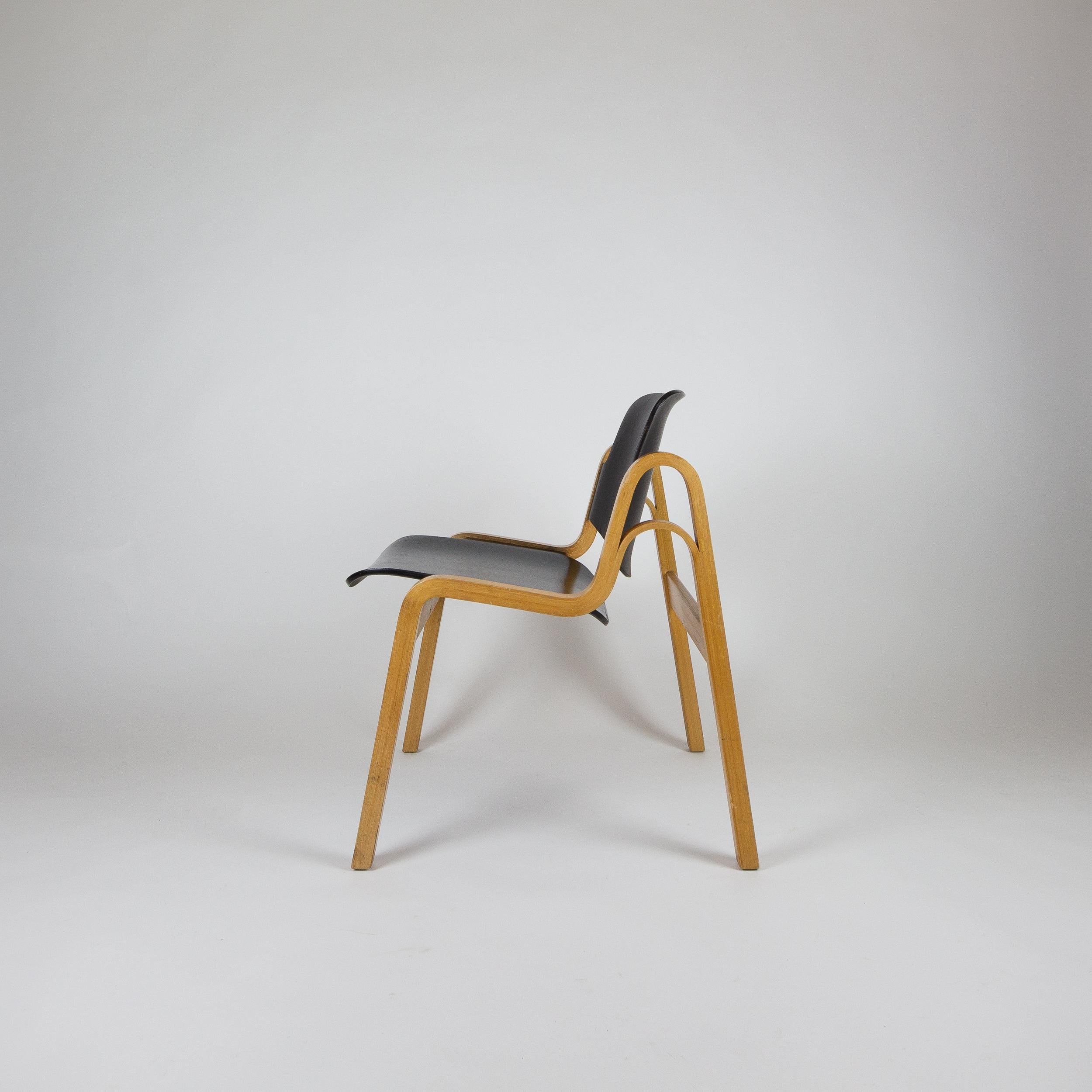 Milieu du XXe siècle Chaise Wilhelmina 32 d'Ilmari Tapiovaara:: Laukkanpuu:: années 1960