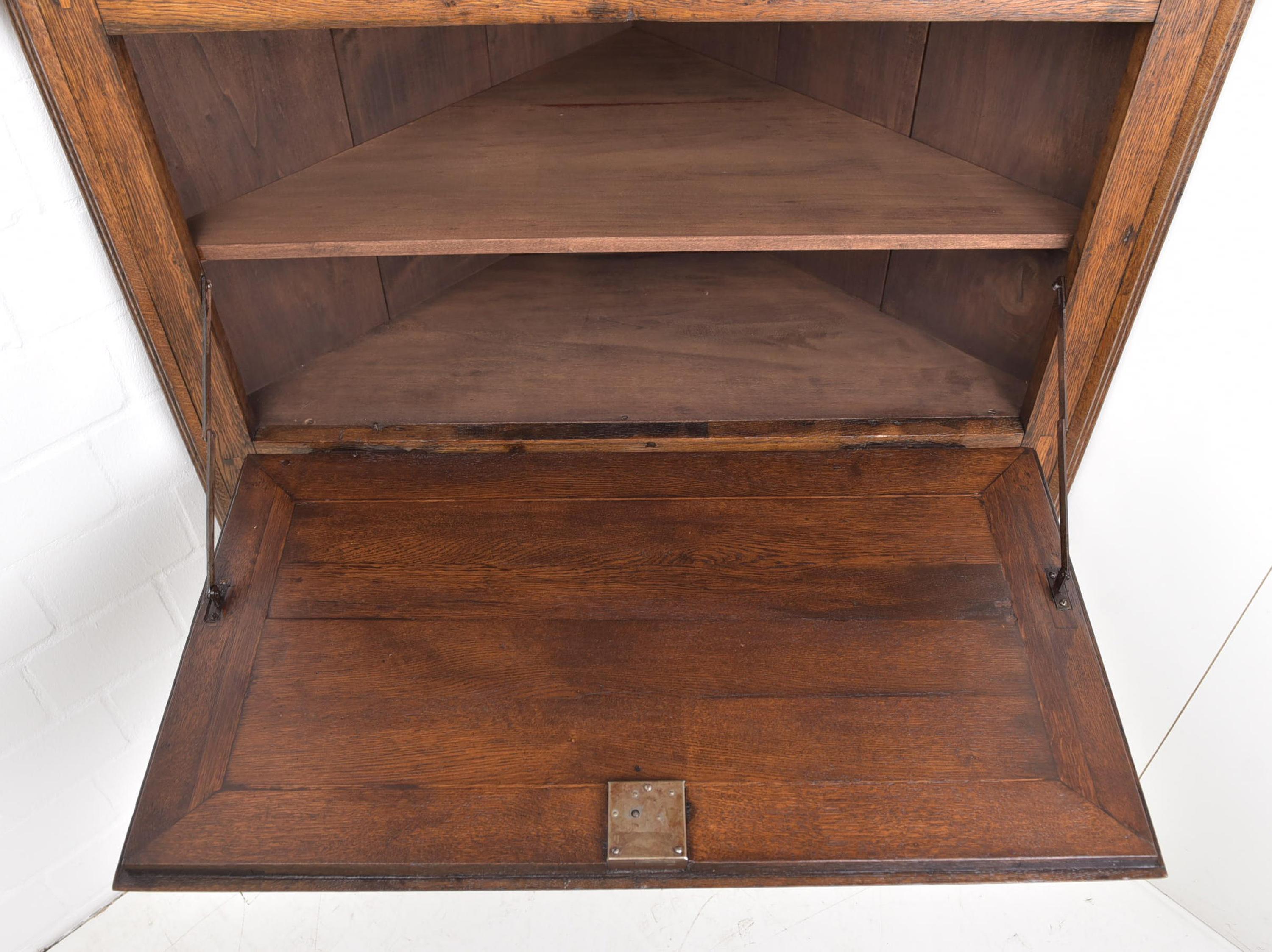 19th Century Wilhelminian Period Corner Cupboard / Display Cabinet Secretary in Oak, 1870 For Sale