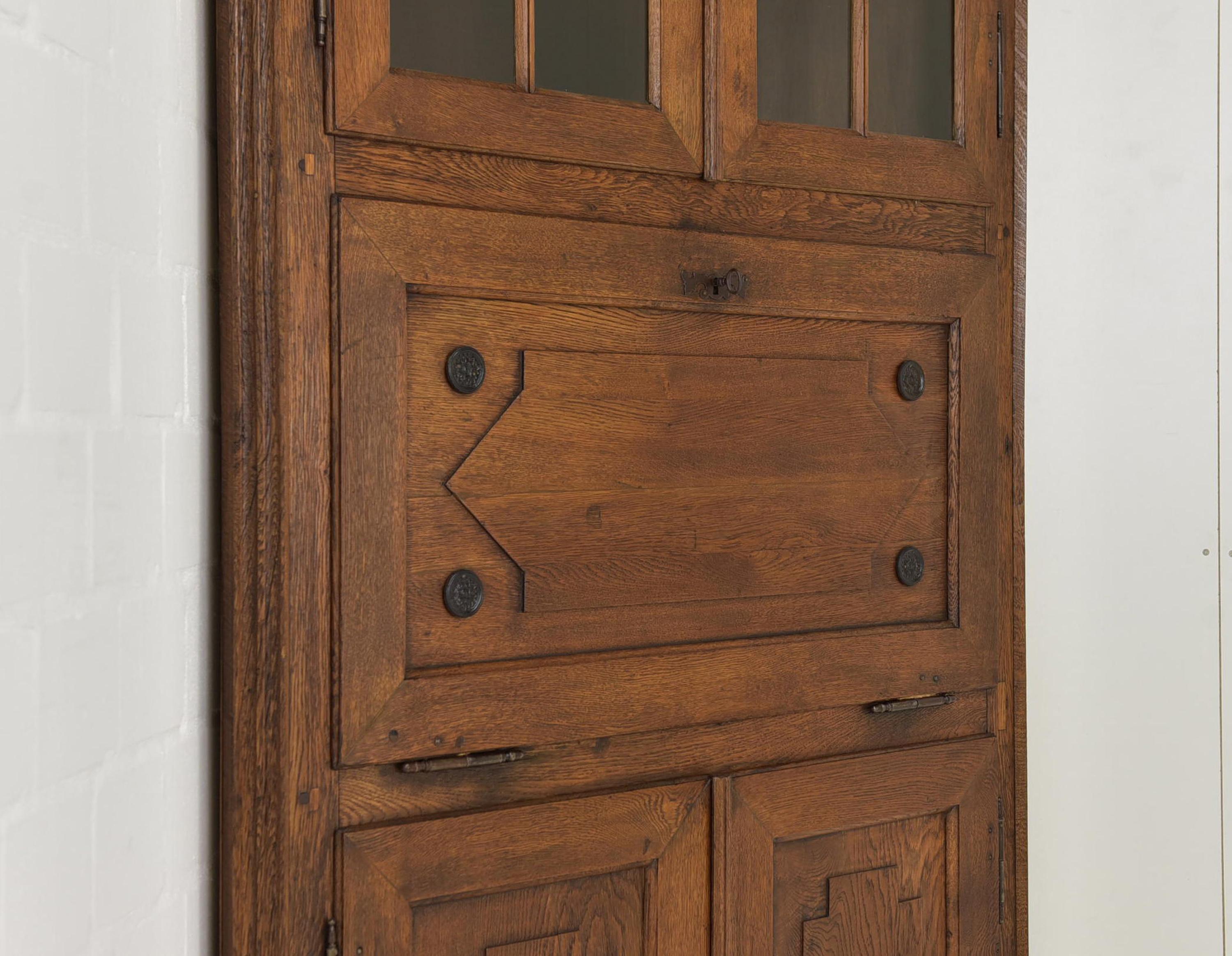 Wilhelminian Period Corner Cupboard / Display Cabinet Secretary in Oak, 1870 For Sale 3