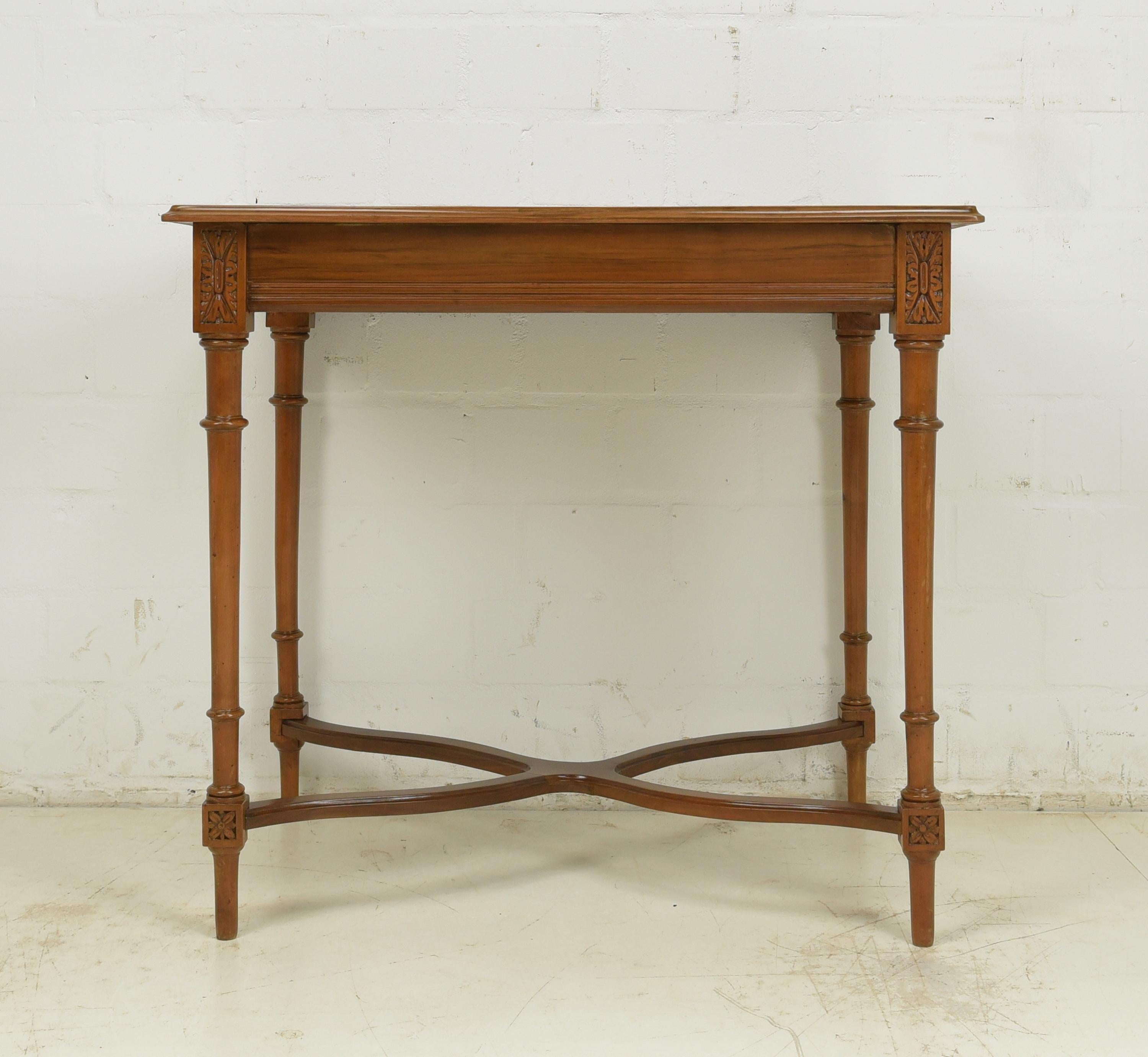 Wilhelminian Period Salon Table / Side Table in Solid Walnut 3