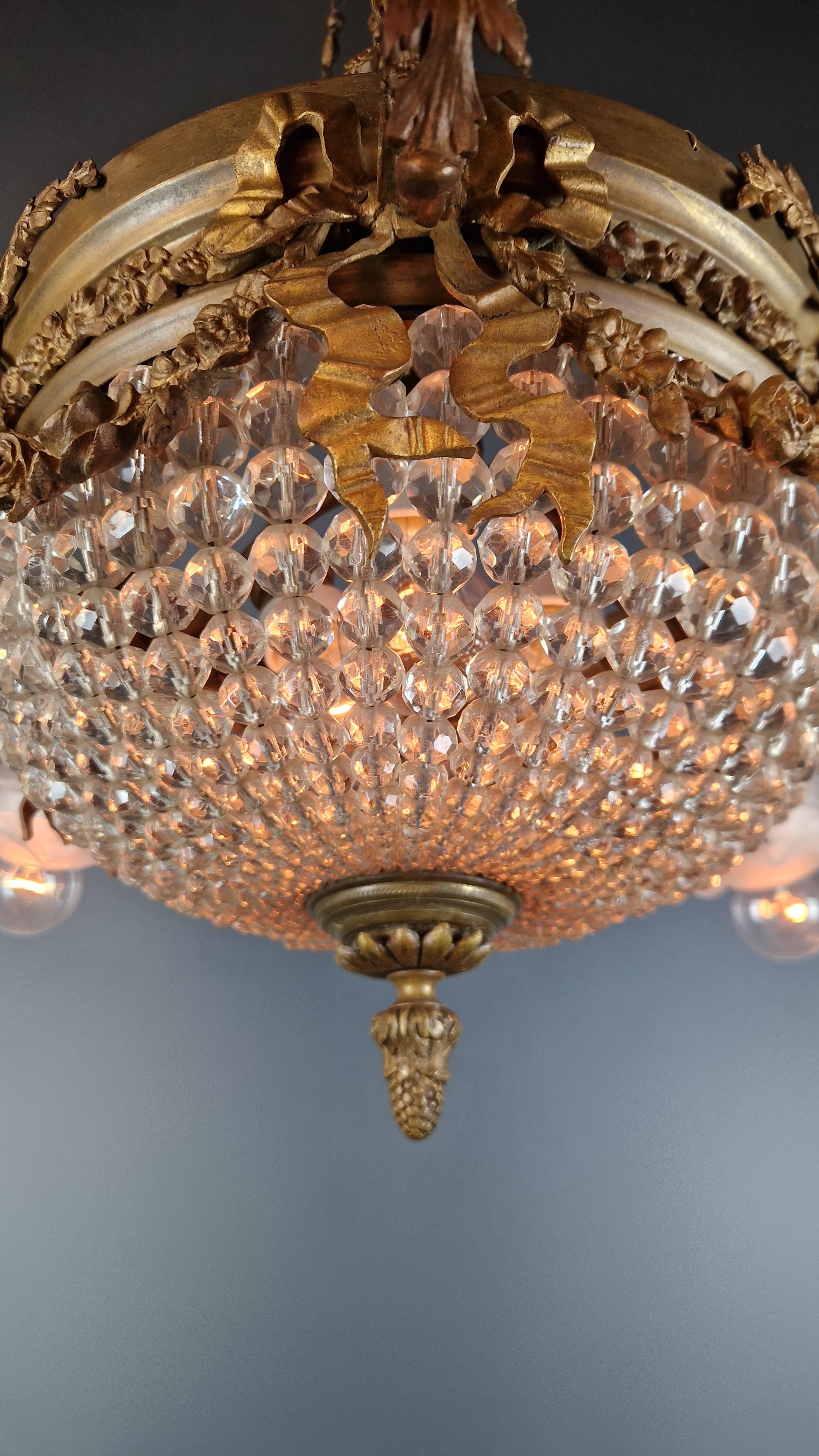 Perlen-Kristall-Kronleuchter im Wilhelminianischen Stil Blumenglas Antik Messing (Spätes 19. Jahrhundert) im Angebot