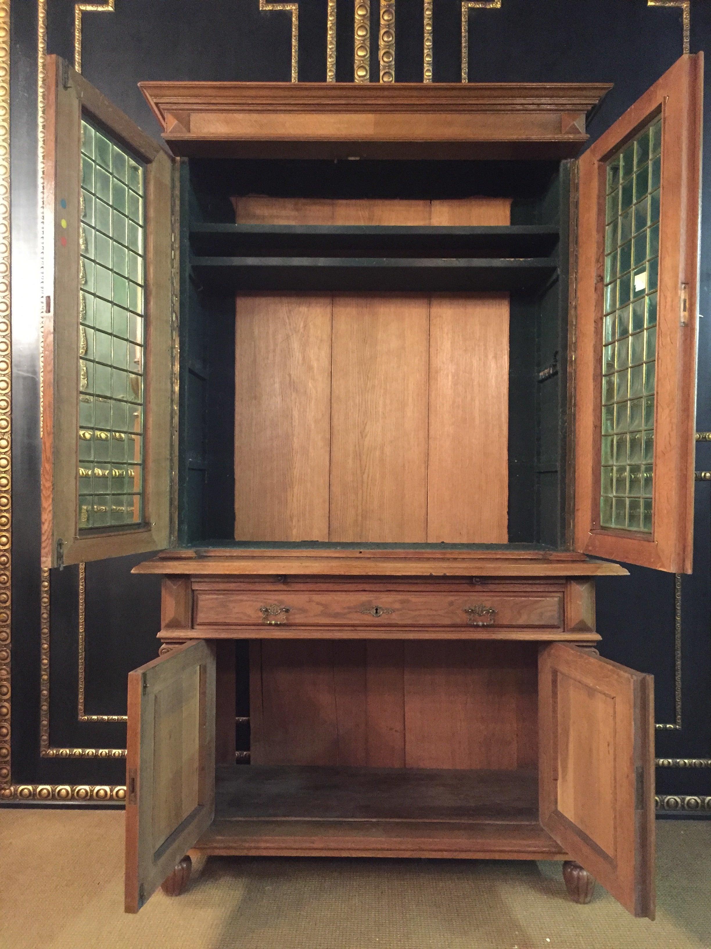 Wilhelminian Style Cupboard with Small Green Glass, circa 1880 For Sale 1