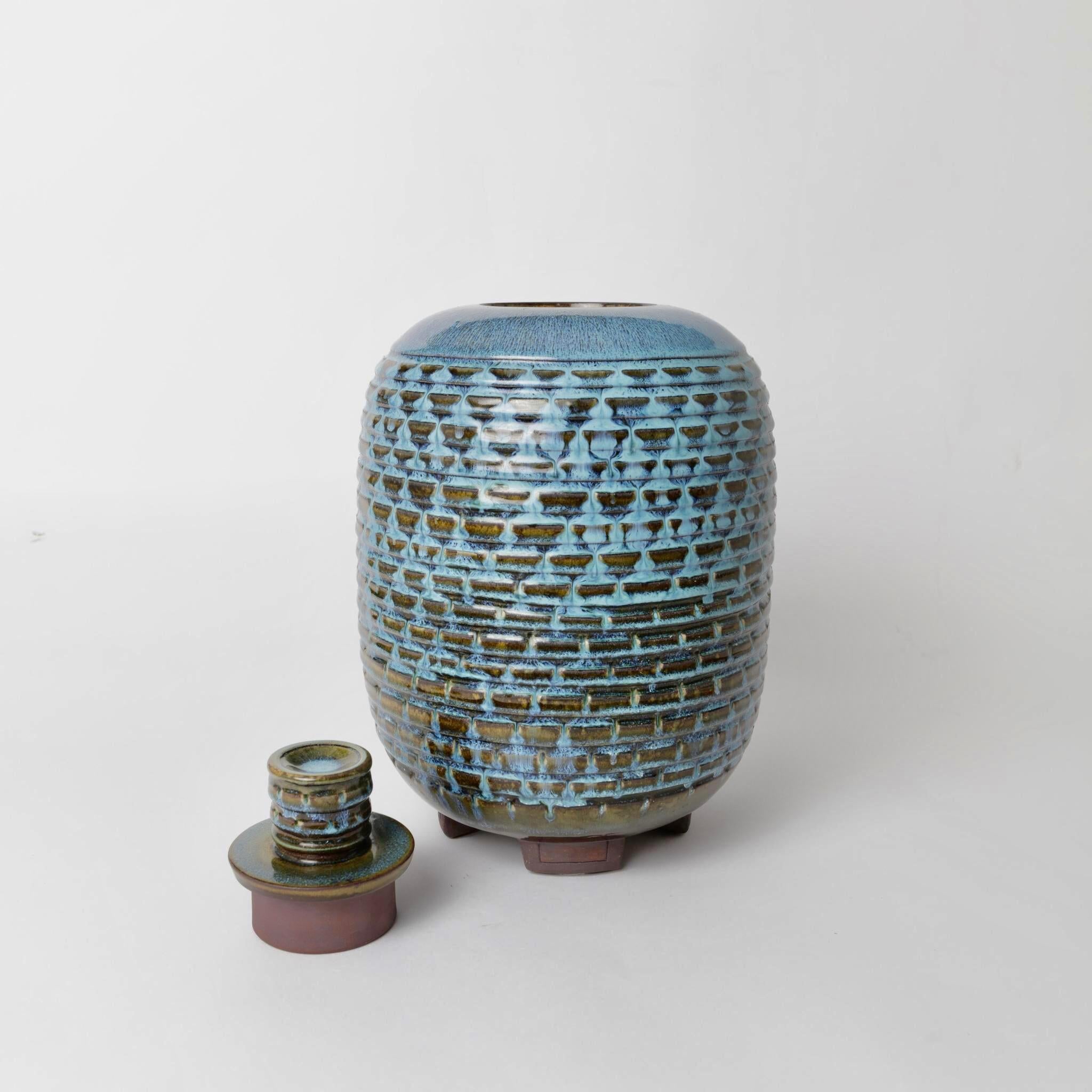 Wilhem Kage for Gustavsberg Large Swedish Farsta Stoneware Urn, 1950 In Good Condition For Sale In Madrid, ES