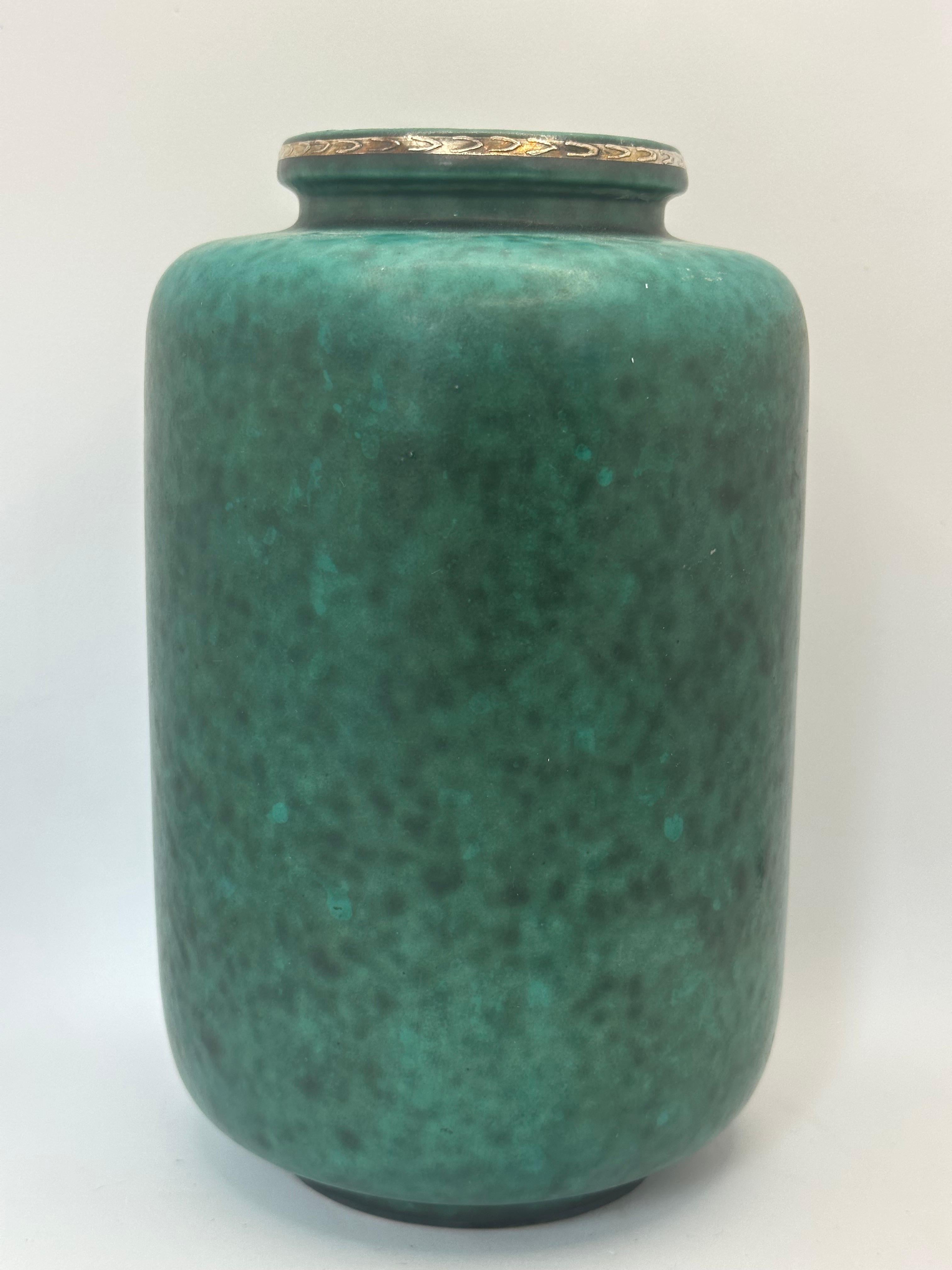 Wilhem Kage vase 'Argenta' for Gustavsberg Sweden 1950 Signed  In Good Condition For Sale In Paris, FR