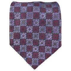 WILKES BASHFORD Corbata cuadrada de seda púrpura burdeos