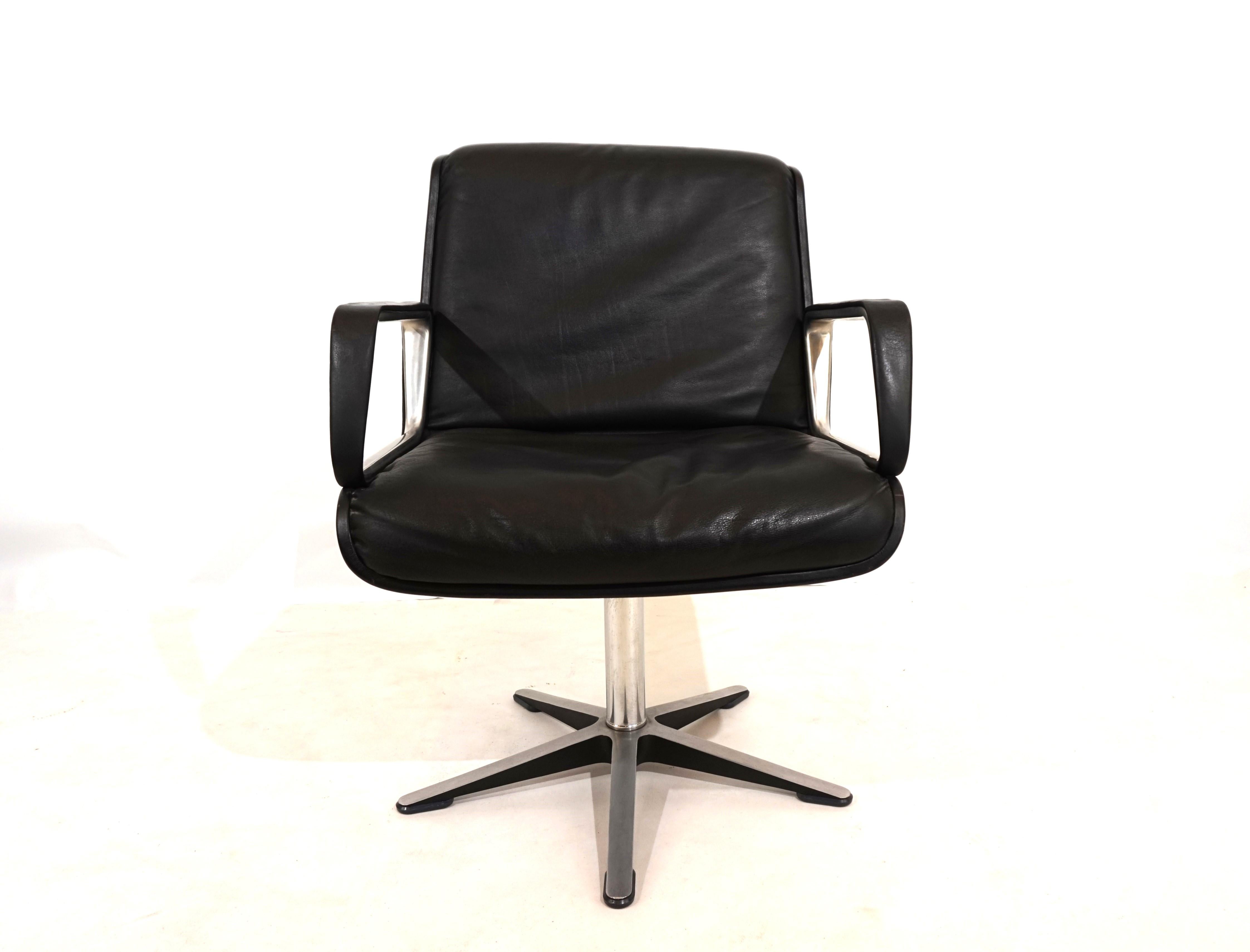 Wilkhahn Delta leather dining/conference chair from Delta Design 3