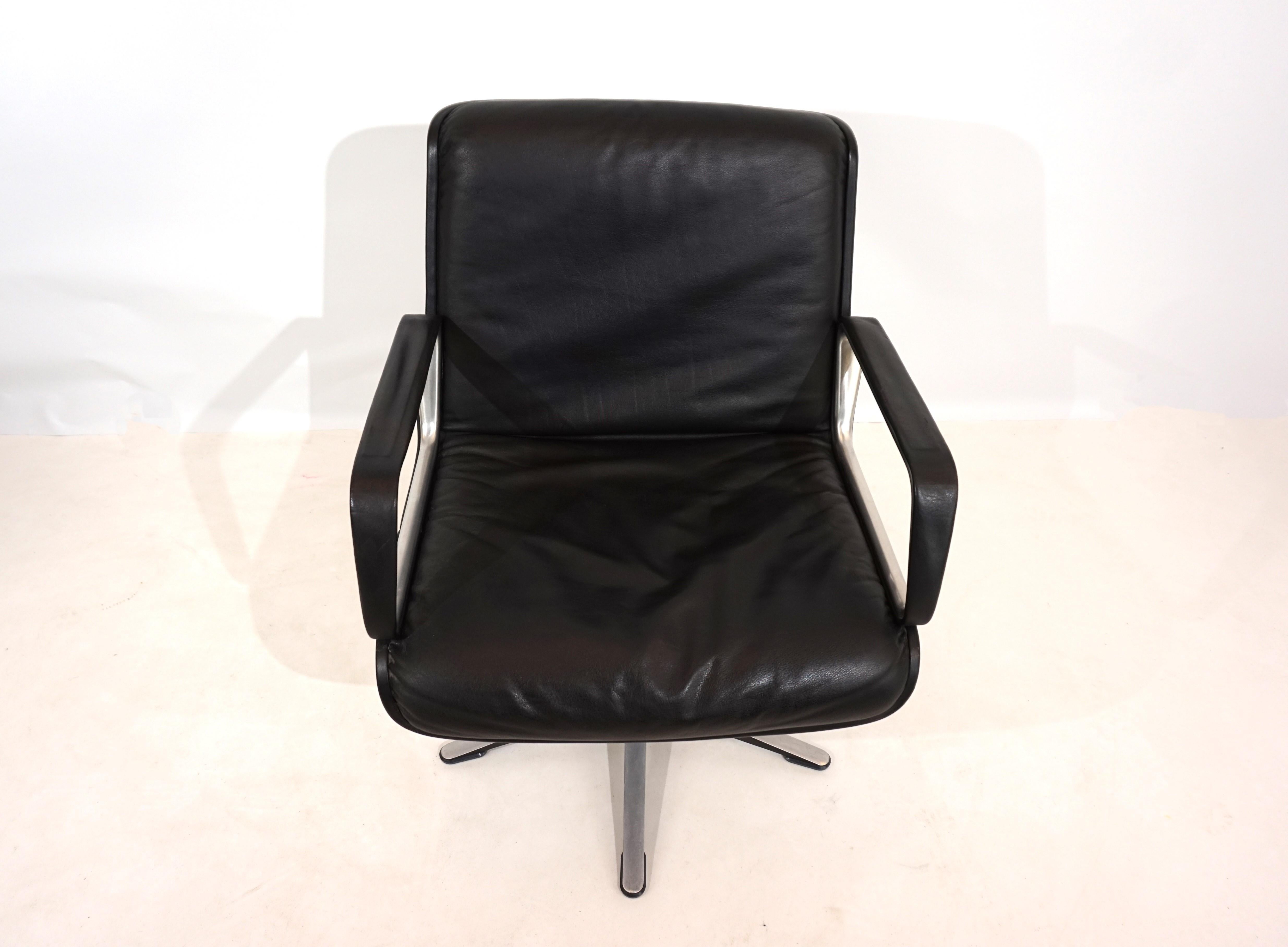 Wilkhahn Delta leather dining/conference chair from Delta Design 5