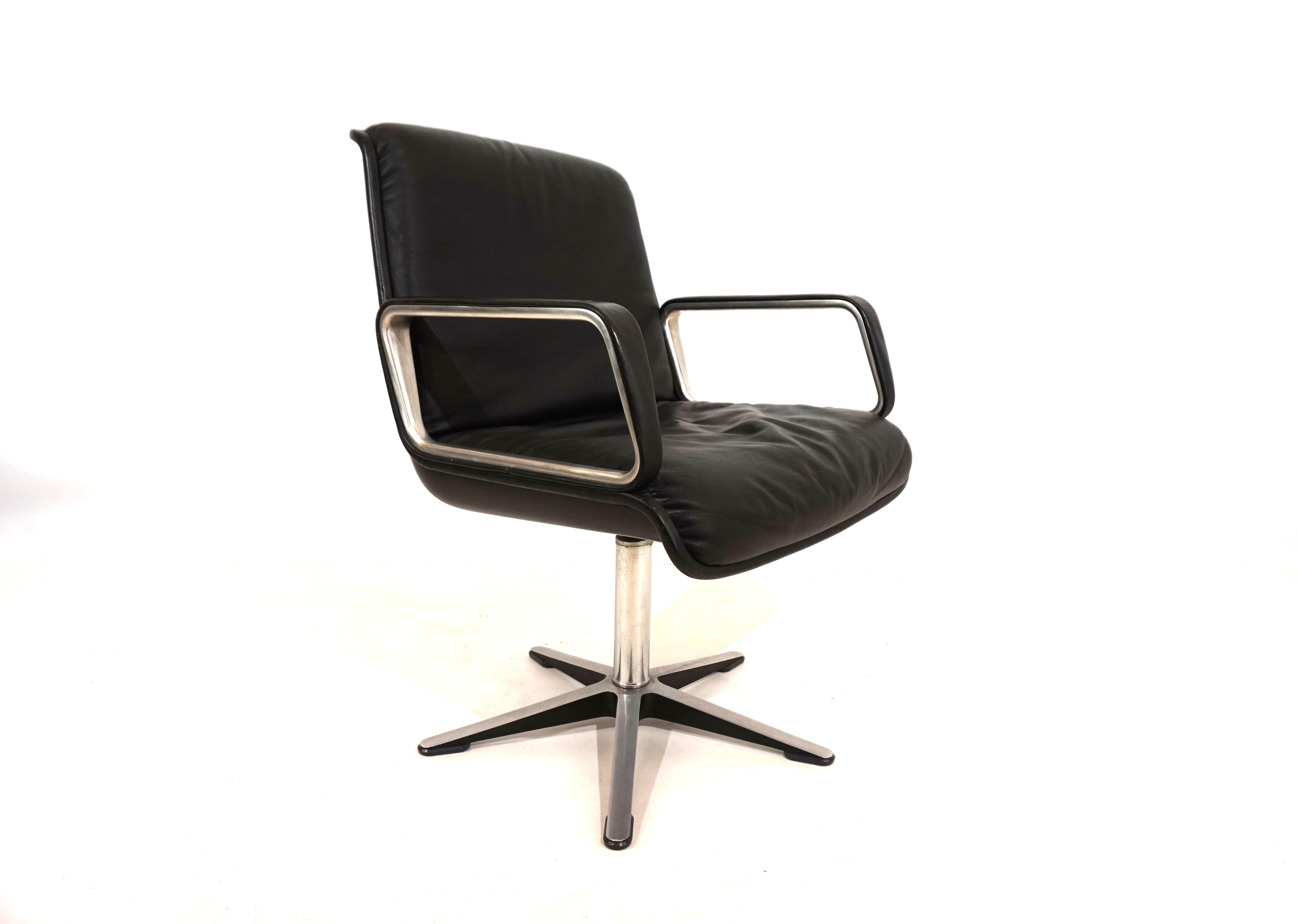 Leather Wilkhahn Delta leather dining/conference chair from Delta Design For Sale