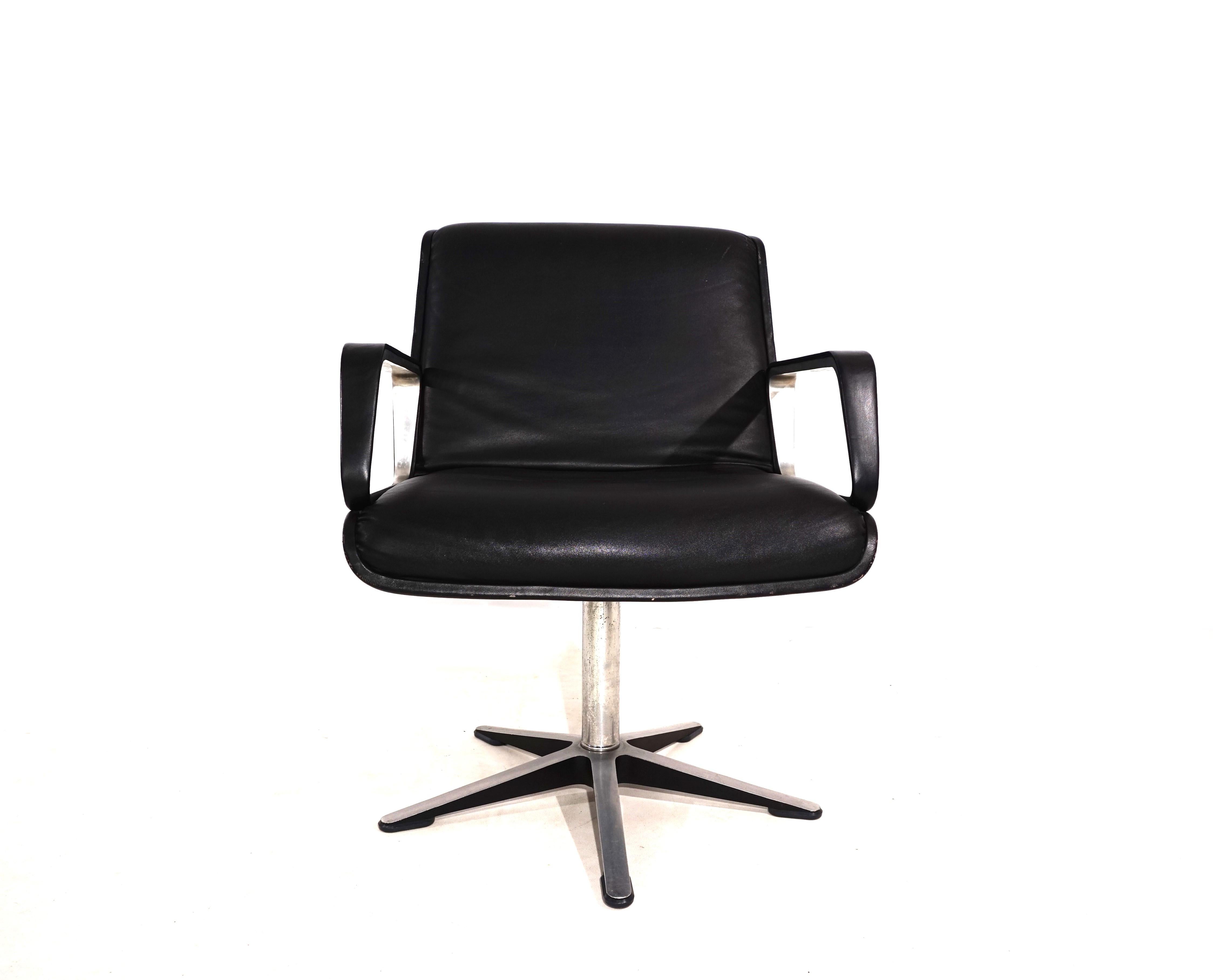 Wilkhahn Delta leather dining room / conference chair by Delta Design 2