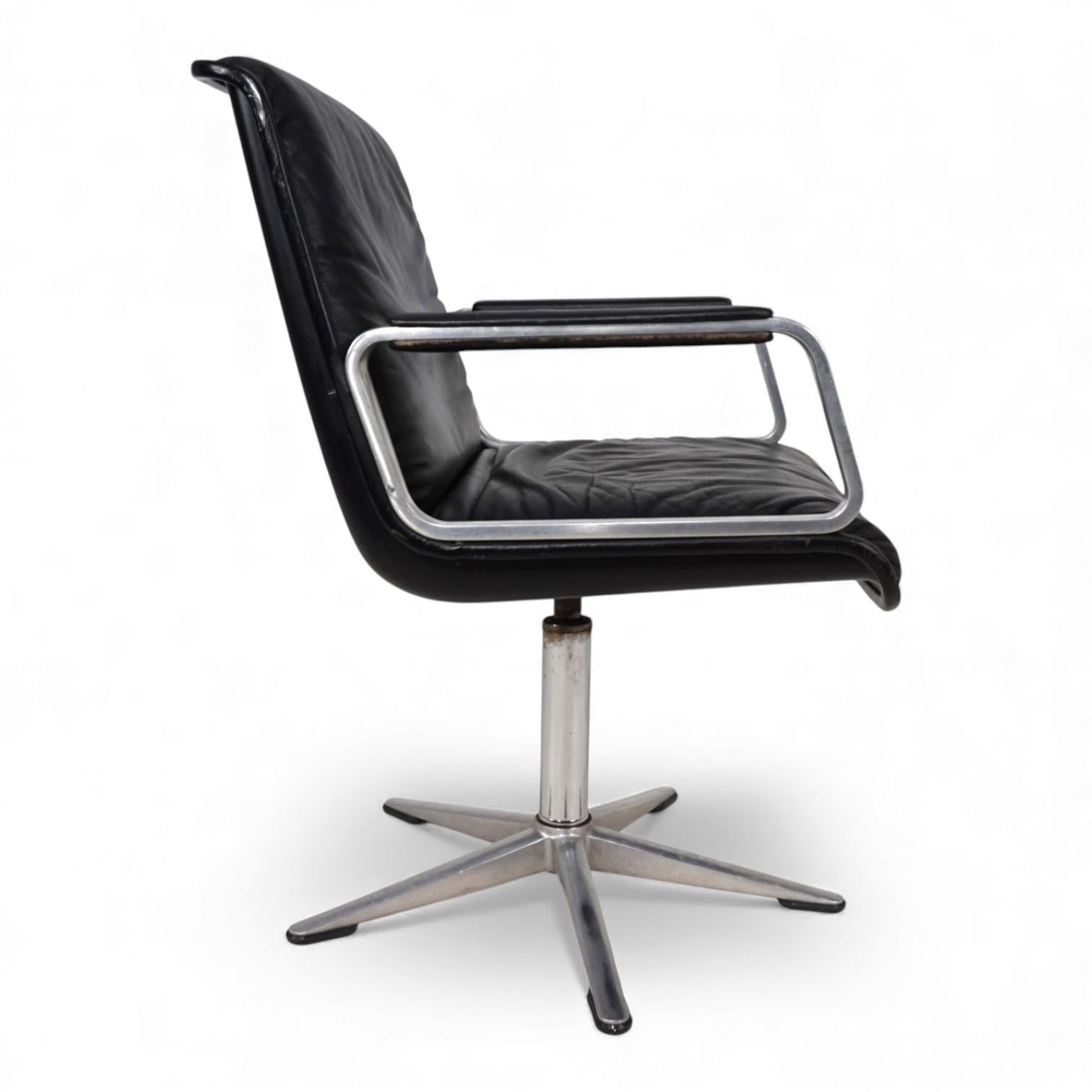 Wilkhahn Delta leather swivel conference/dining chair by Delta Group, 1960 im Angebot 6
