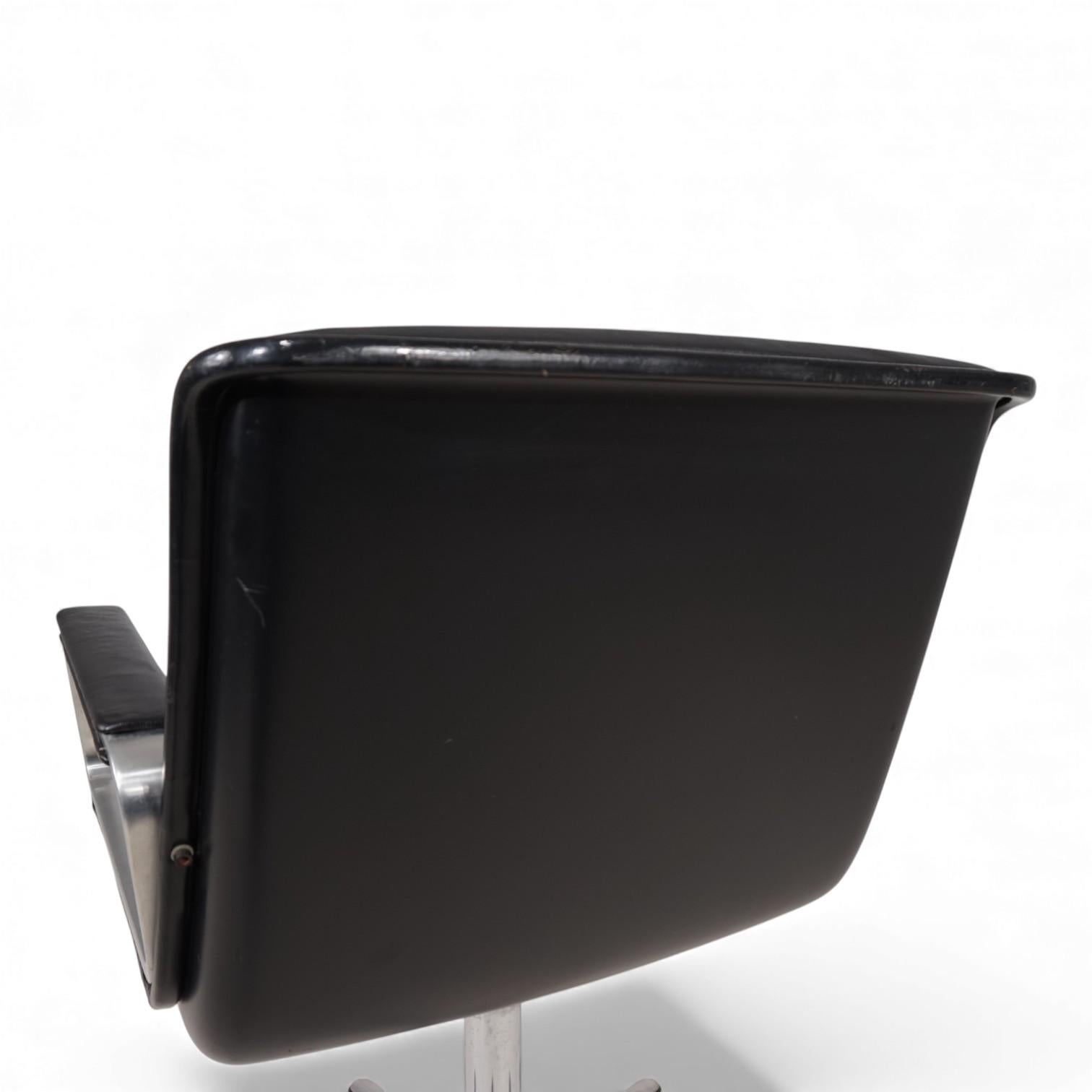 Wilkhahn Delta leather swivel conference/dining chair by Delta Group, 1960 im Angebot 8