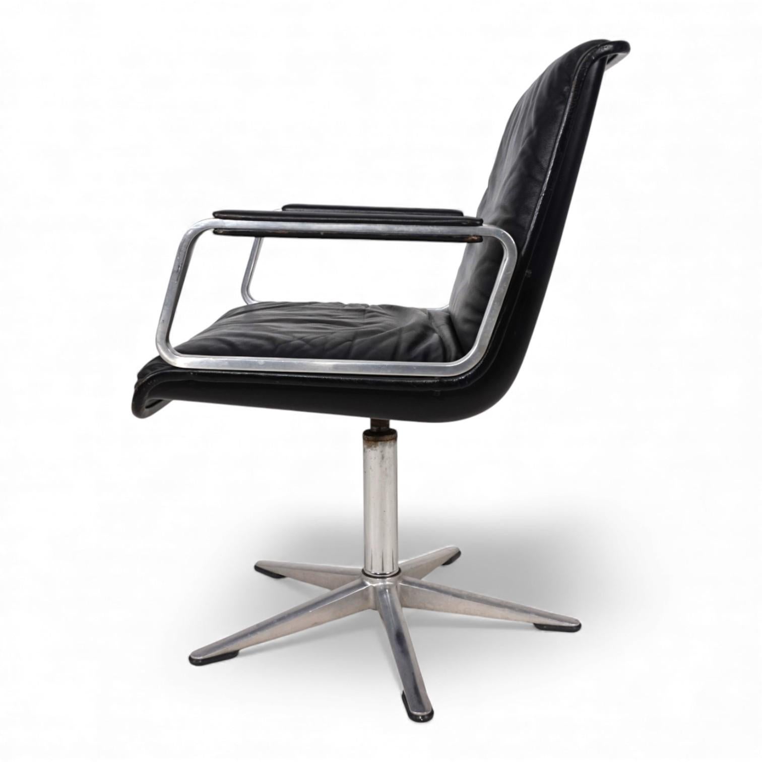 Wilkhahn Delta leather swivel conference/dining chair by Delta Group, 1960 (Deutsch) im Angebot