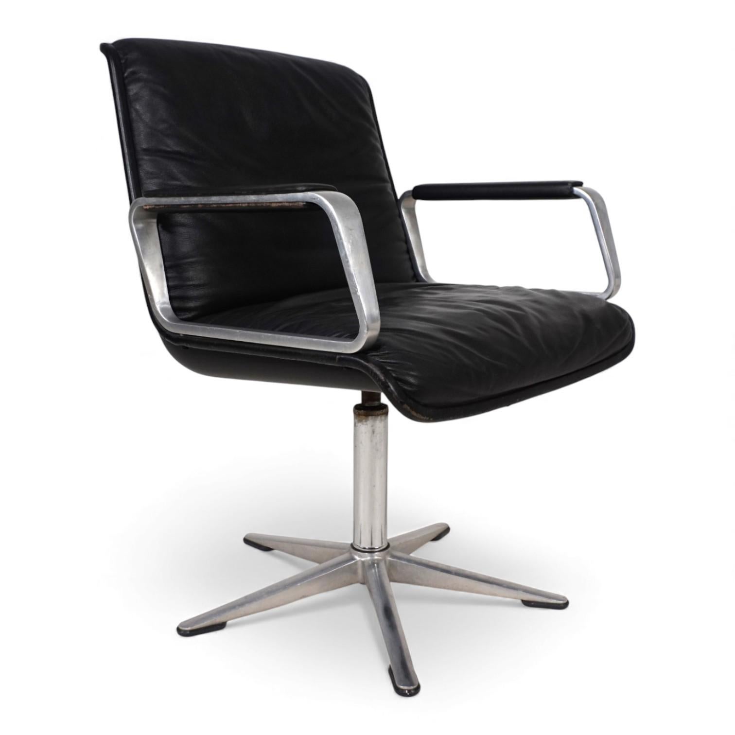 Wilkhahn Delta leather swivel conference/dining chair by Delta Group, 1960 (Mitte des 20. Jahrhunderts) im Angebot