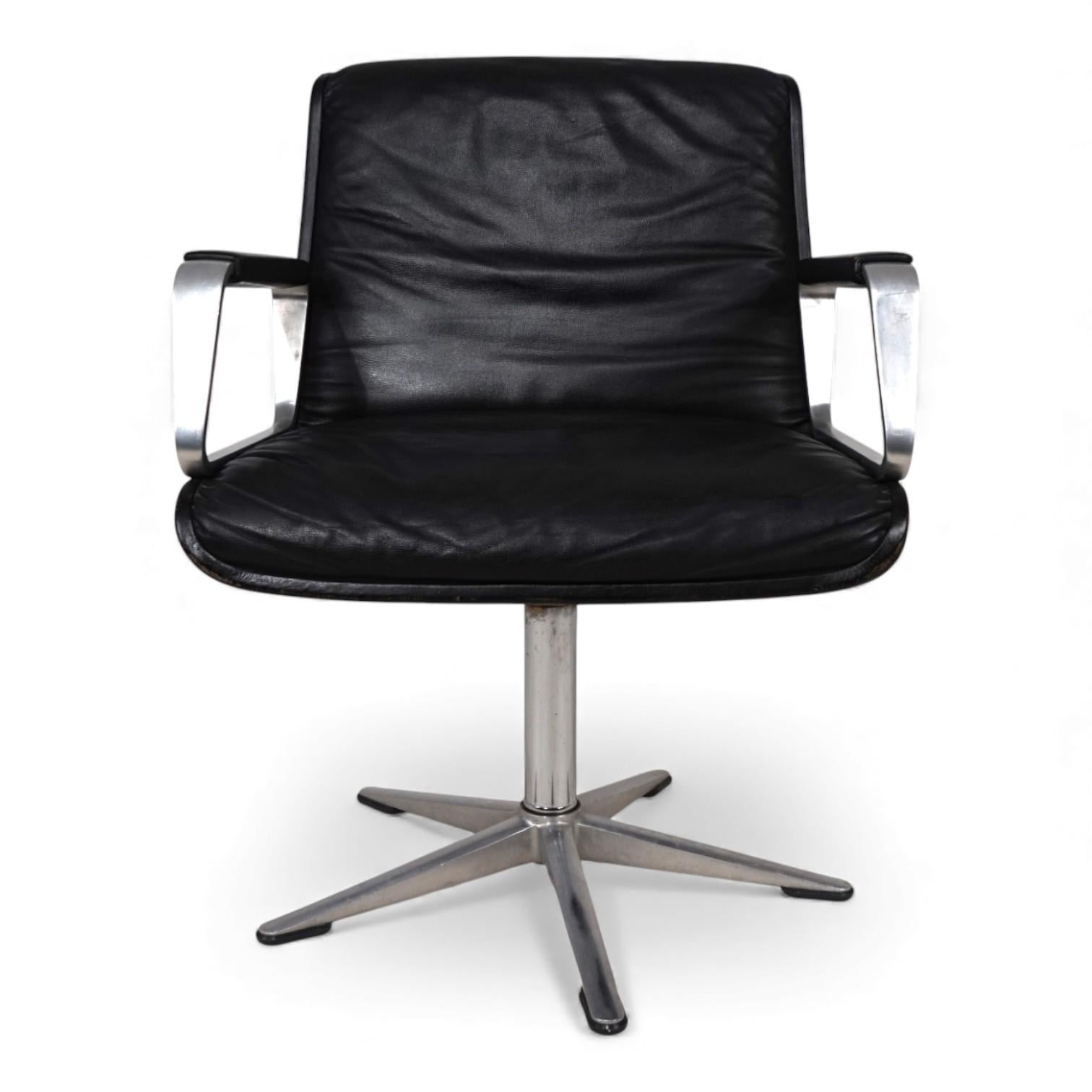 Wilkhahn Delta leather swivel conference/dining chair by Delta Group, 1960 im Angebot 1