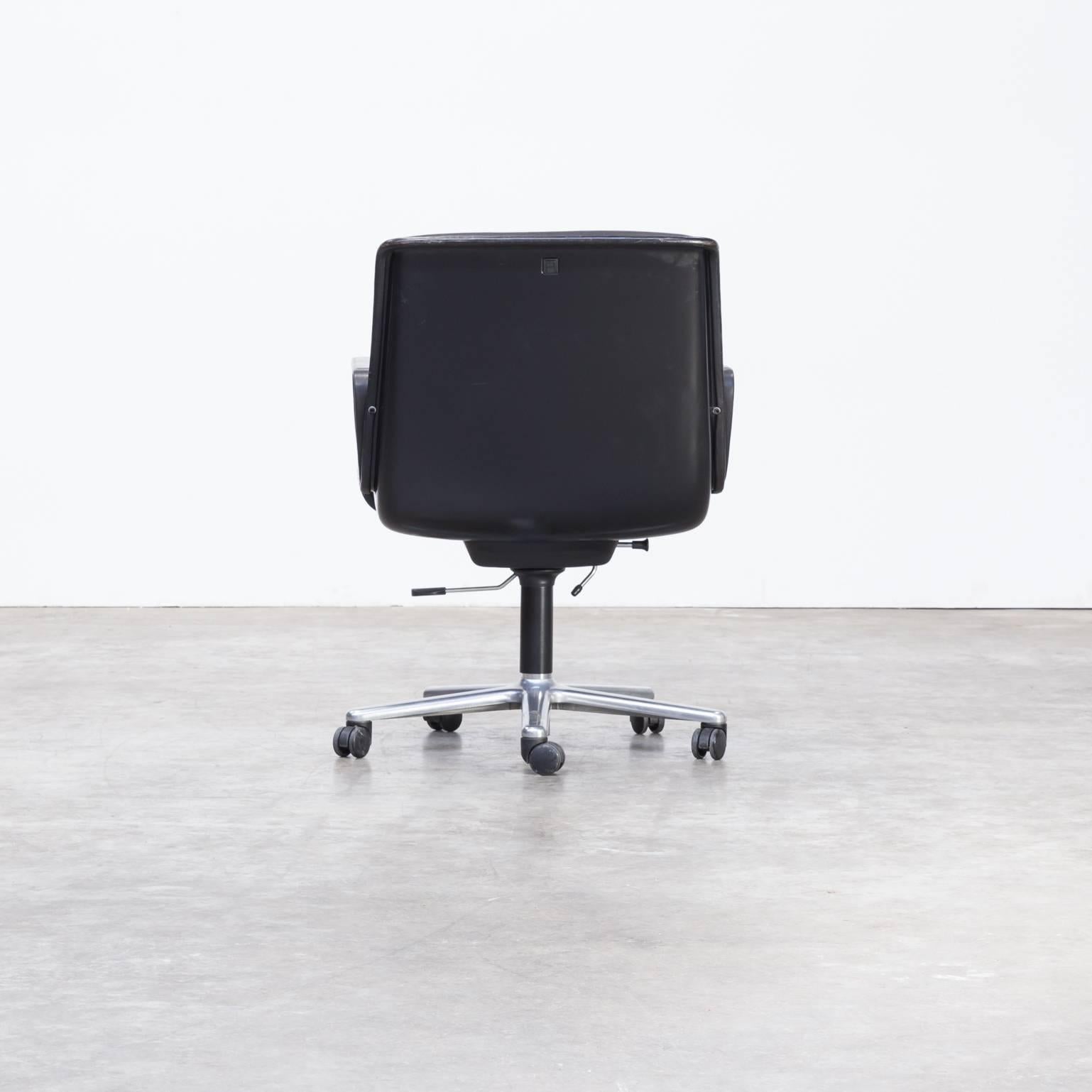 Aluminum Wilkhahn Delta Series Office Chair Set of Four For Sale