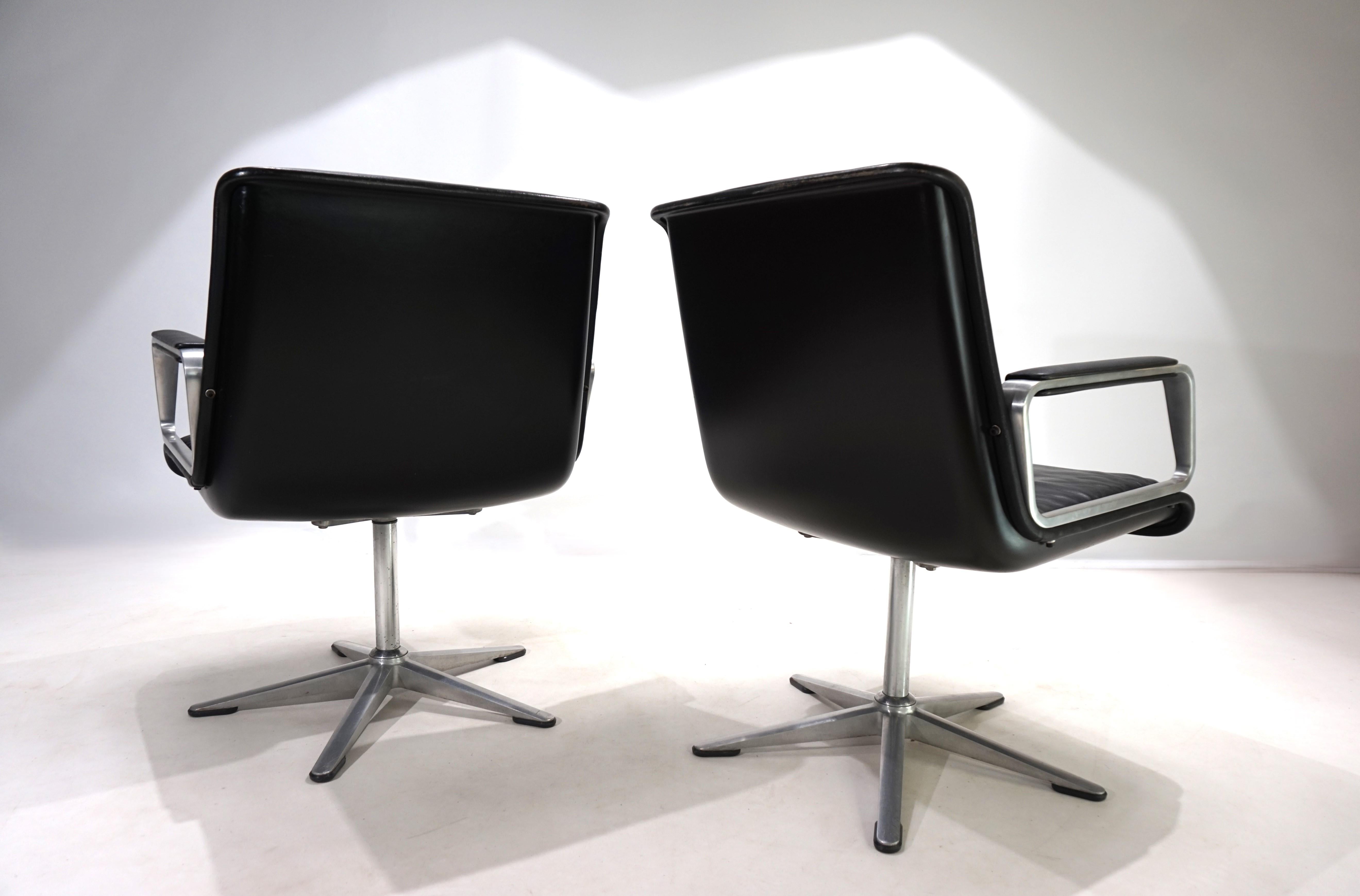 Allemand Ensemble de 2 chaises de conférence/de salle à manger Wilkhahn Delta du groupe Delta en vente