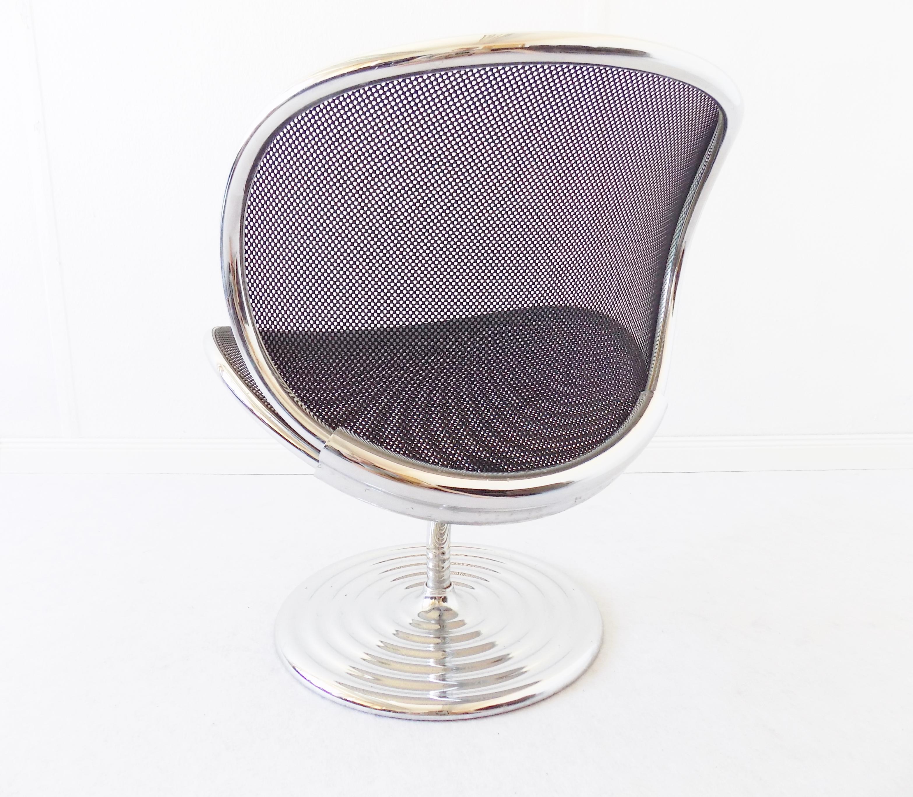Modern Wilkhahn O Line Lounge Chair by Herbert Ohl, German Design, swivel, contemporary For Sale