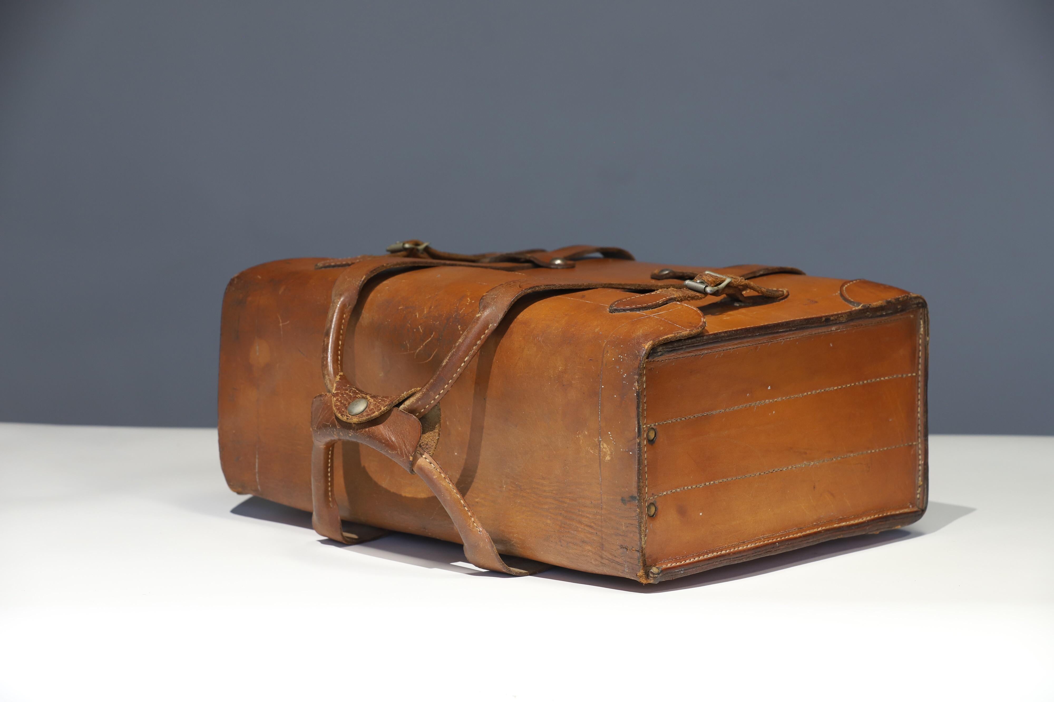 Wilkins Trunk Mfg. Co. Leather Briefcase Bag In Fair Condition In Oklahoma City, OK