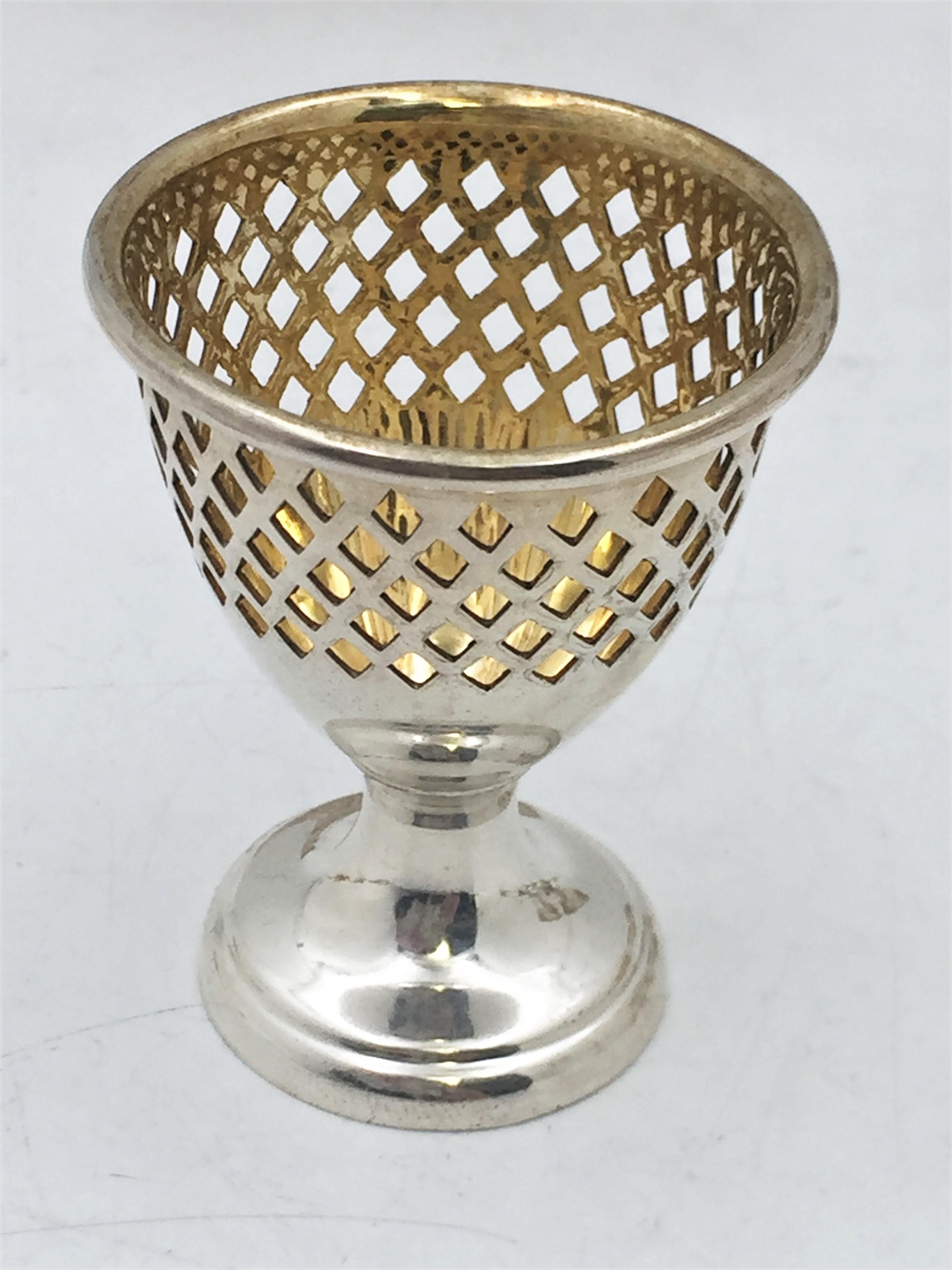 Late 19th Century Wilkinson & Co. English Sterling Silver 1880 Victorian Egg Coddler Stand Holder For Sale